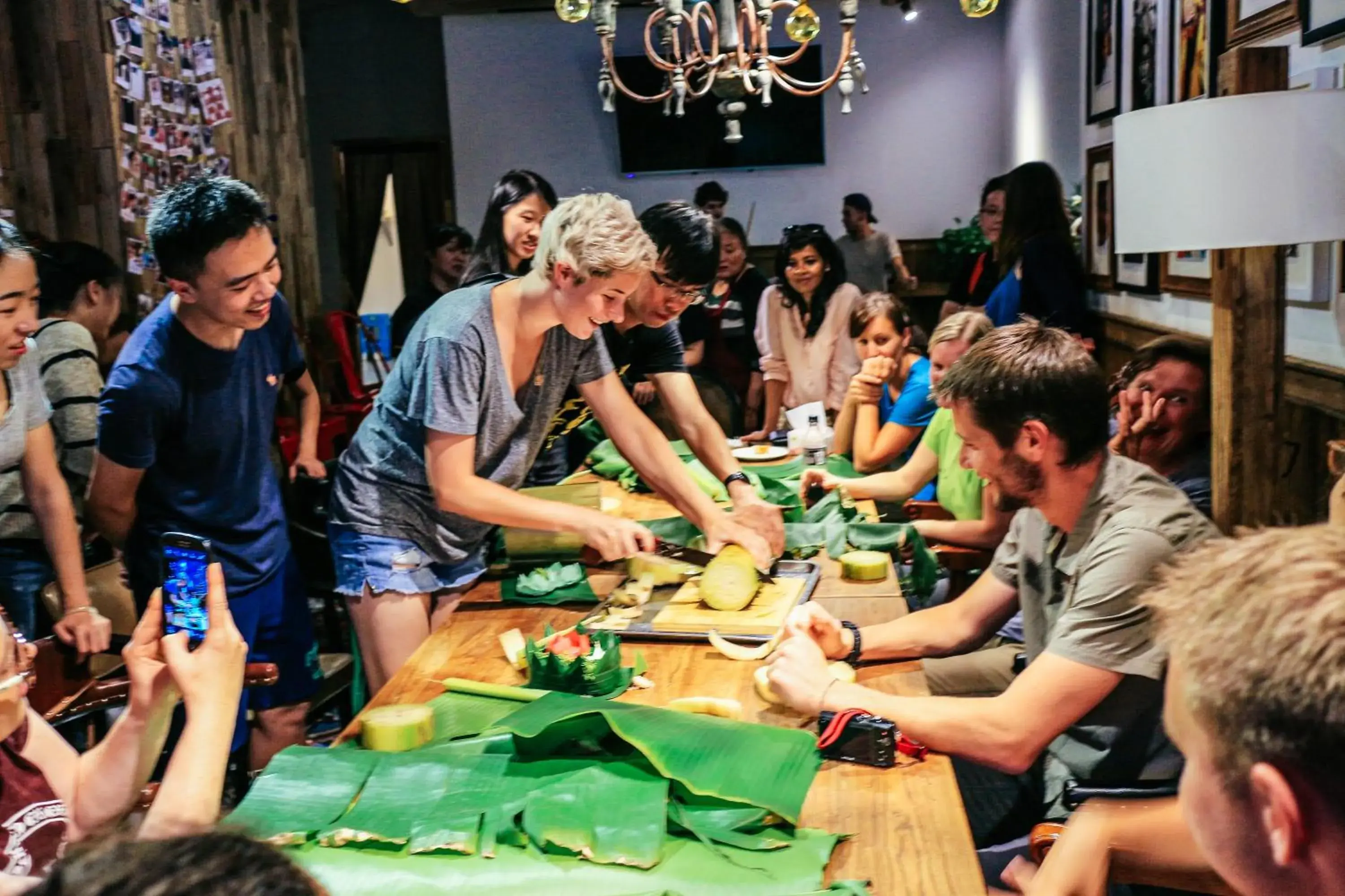 People in Chengdu BANG Bar&Hostel （Lazybones hostel）