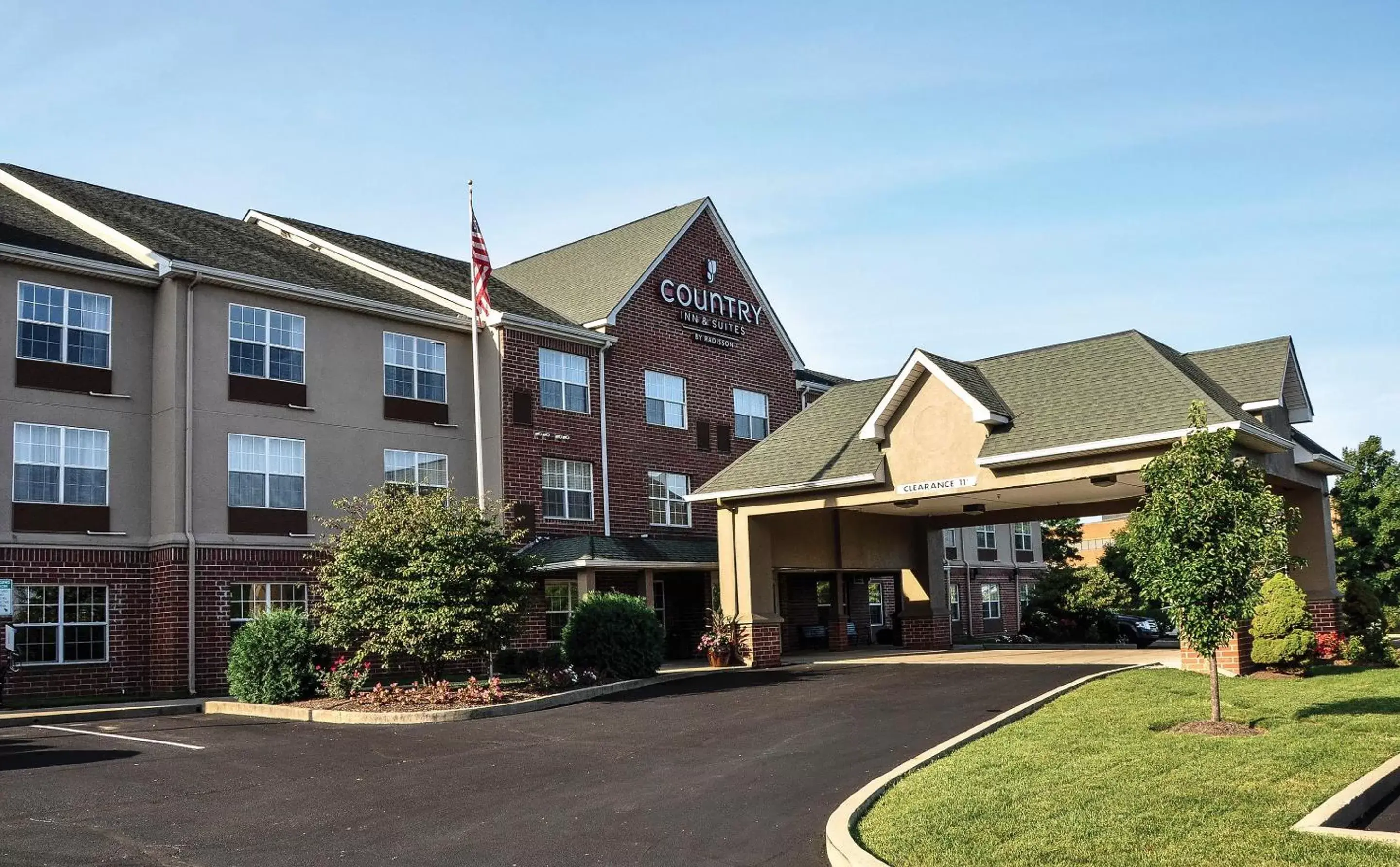 Facade/entrance, Property Building in Country Inn & Suites by Radisson, Fairborn South, OH