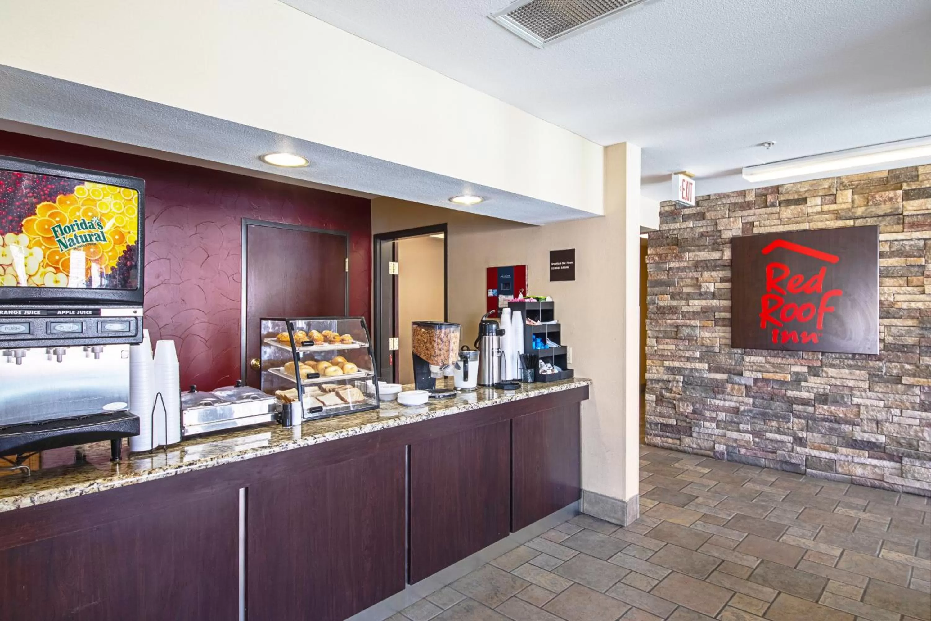 Restaurant/places to eat in Red Roof Inn San Marcos