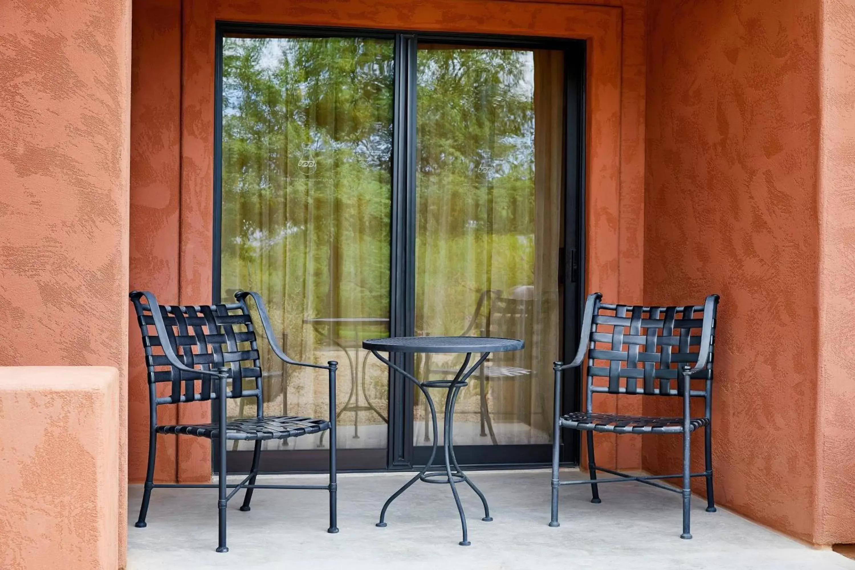 Deluxe King Room with Adapted Tub - Mobility Accessible in Sheraton Grand at Wild Horse Pass Deluxe King Room with Adapted Tub - Mobility Accessible in Sheraton Grand at Wild Horse Pass