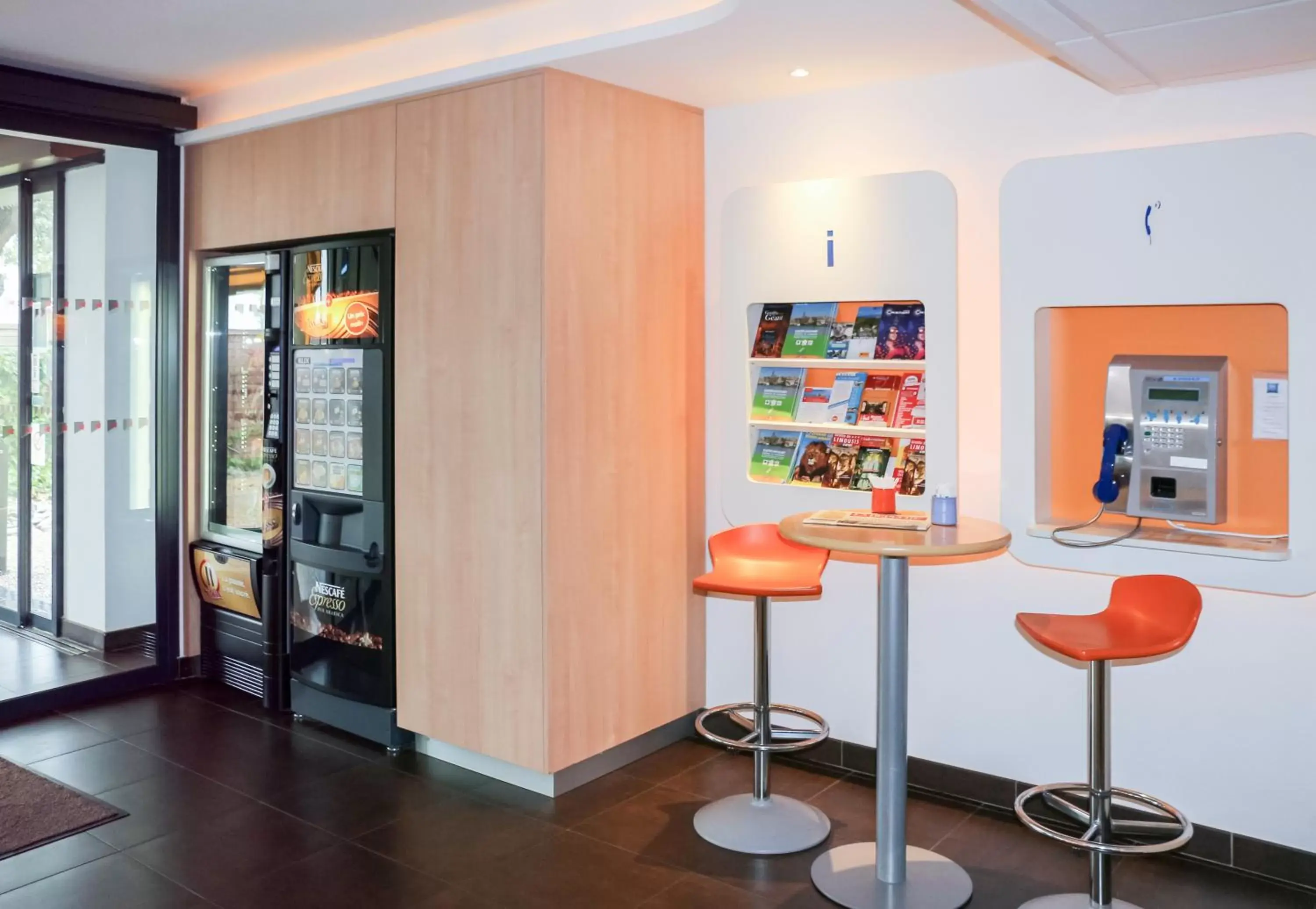 Day, Lounge/Bar in ibis budget Castelnaudary - A61