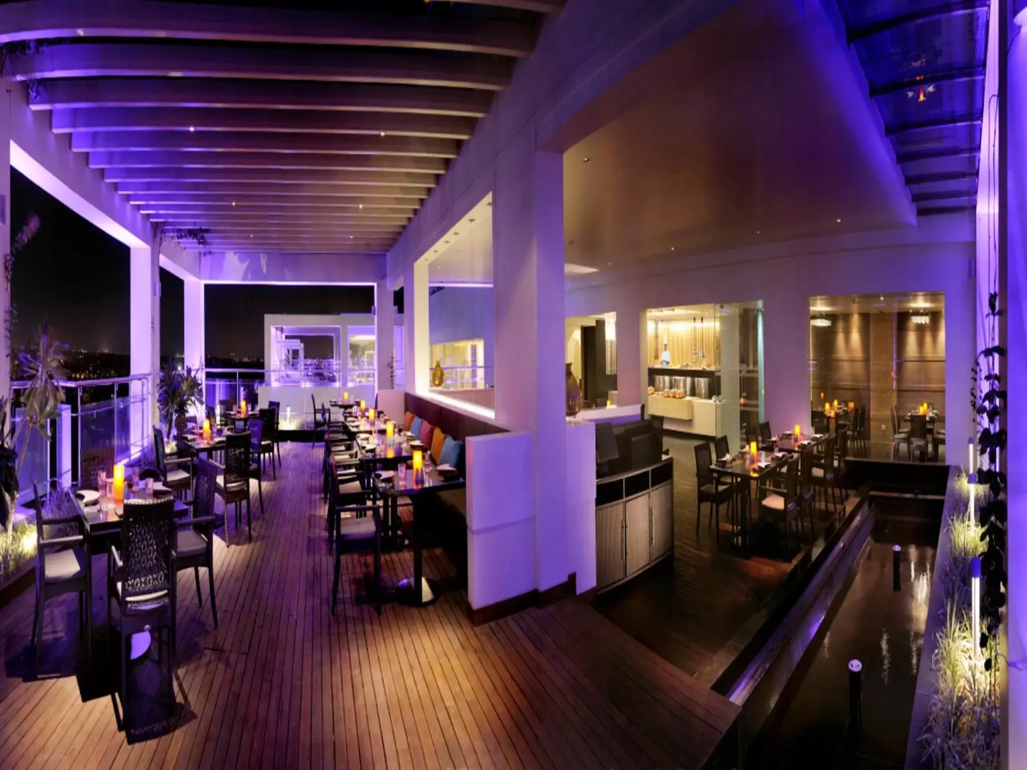 Restaurant/Places to Eat in The Raintree, Anna Salai