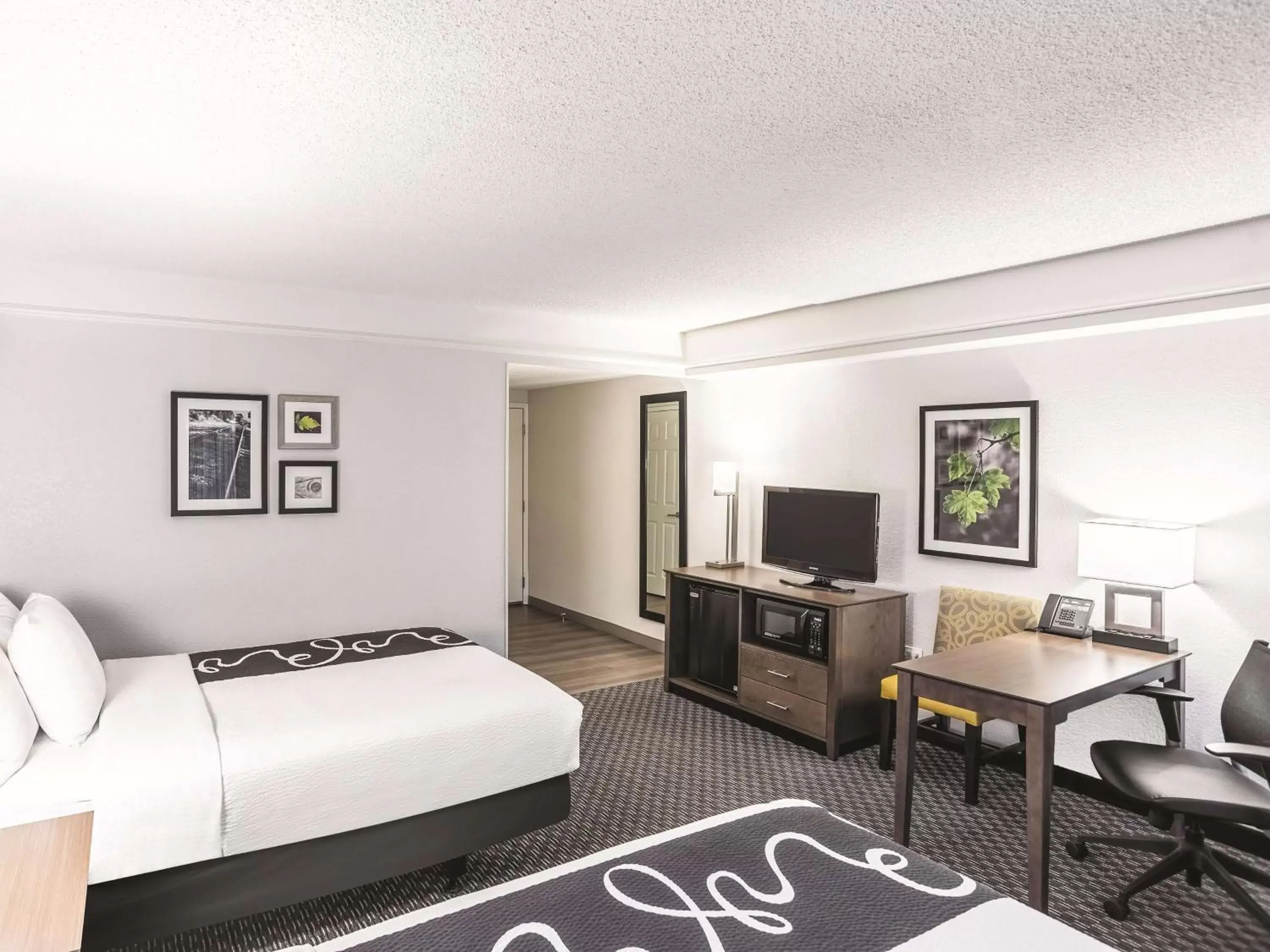 Photo of the whole room, Bed in La Quinta by Wyndham Flagstaff Photo of the whole room, Bed in La Quinta by Wyndham Flagstaff