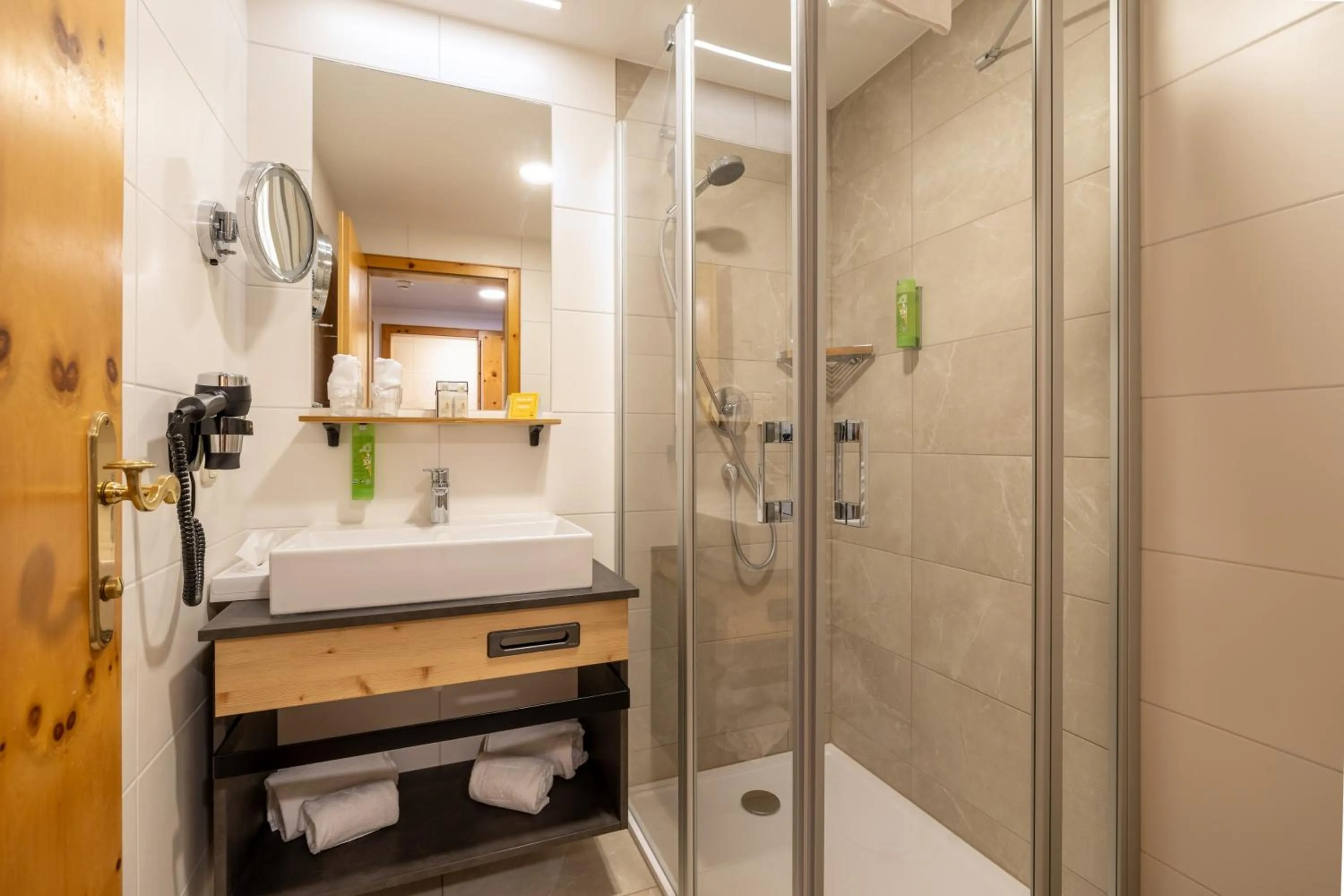 Shower in JUFA Alpenhotel Saalbach