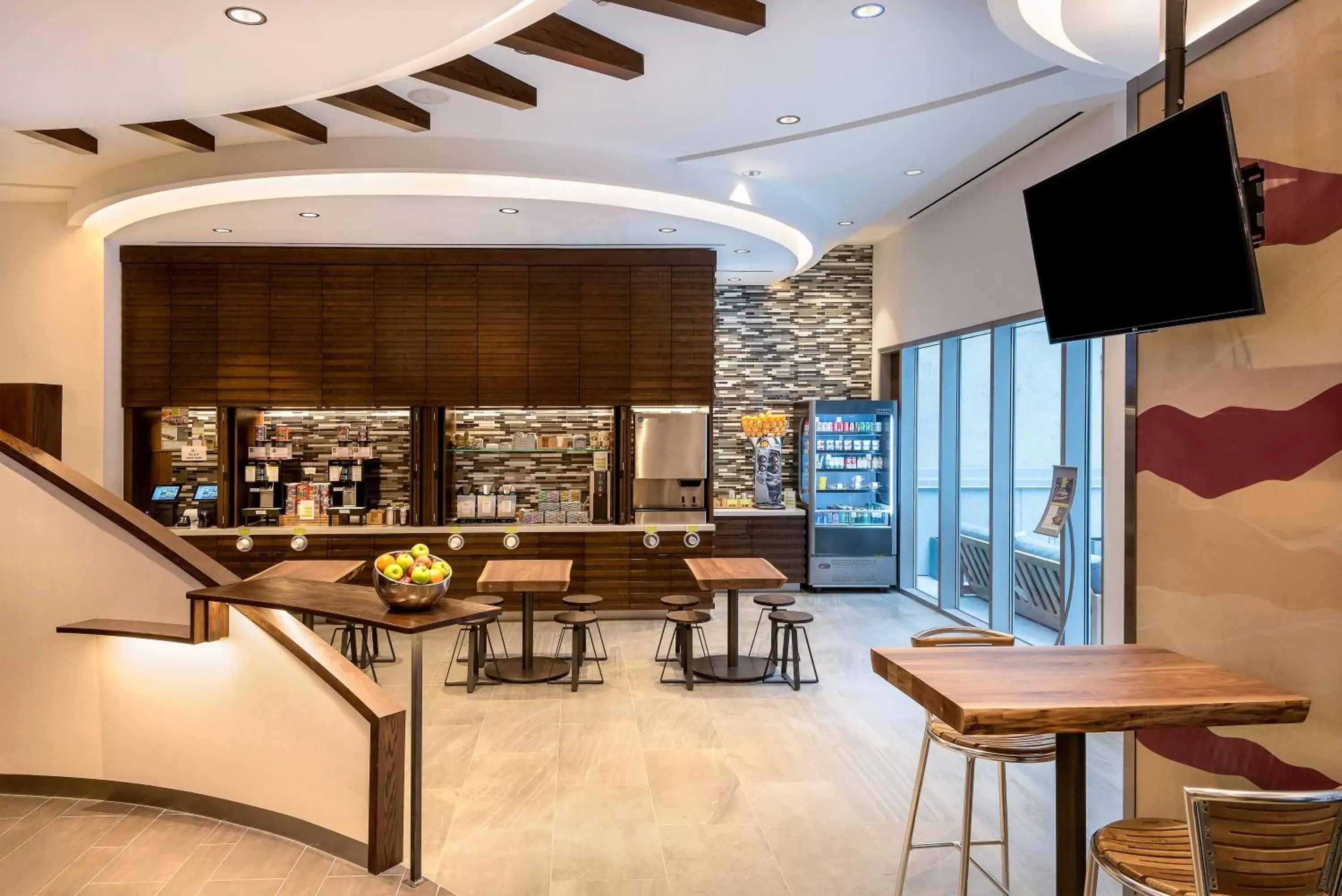 Restaurant/places to eat, Lounge/Bar in EVEN Hotel New York - Midtown East, an IHG Hotel
