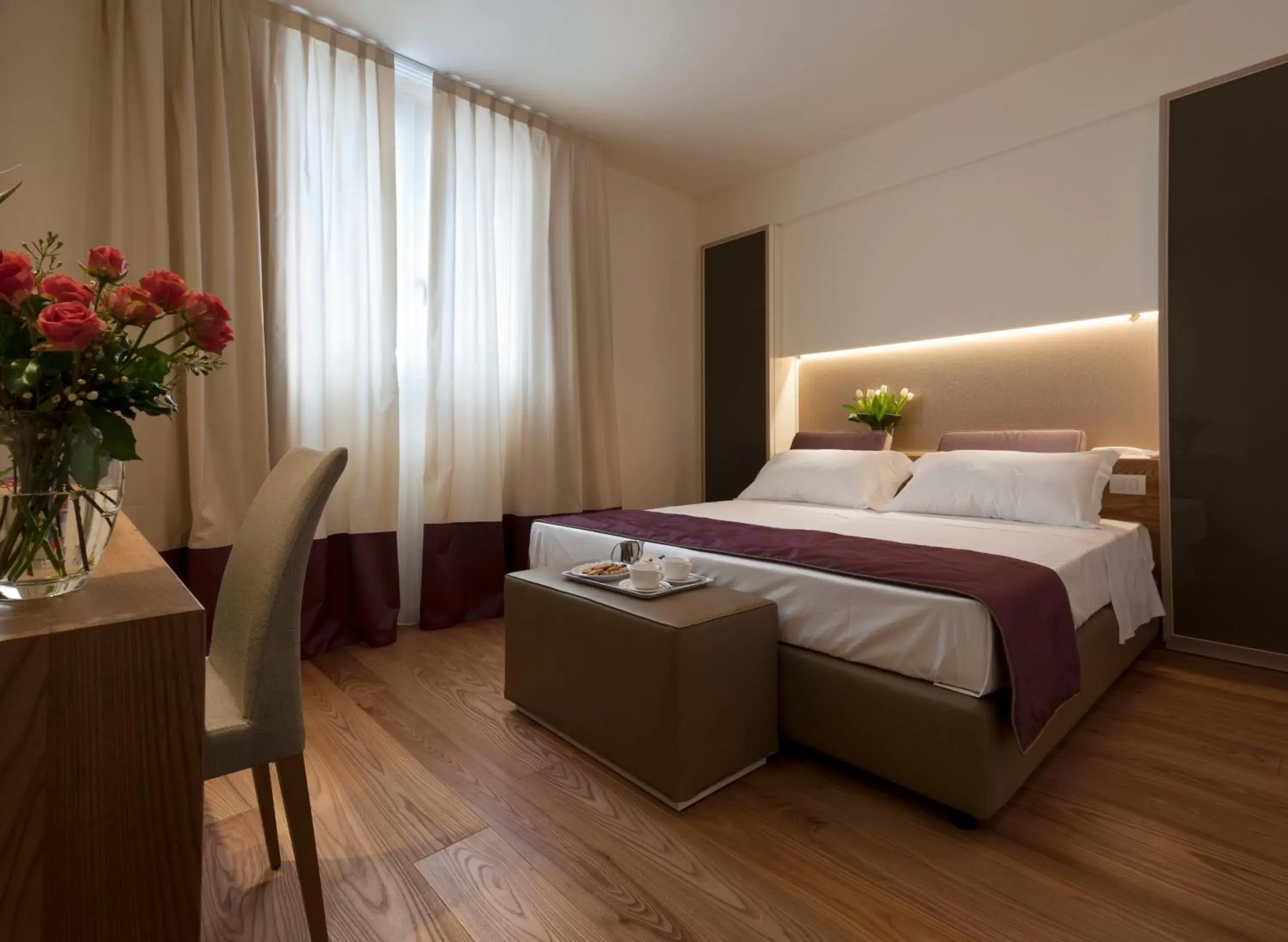 Photo of the whole room, Bed in Villa del Poggio Prosecco Bike Hotel