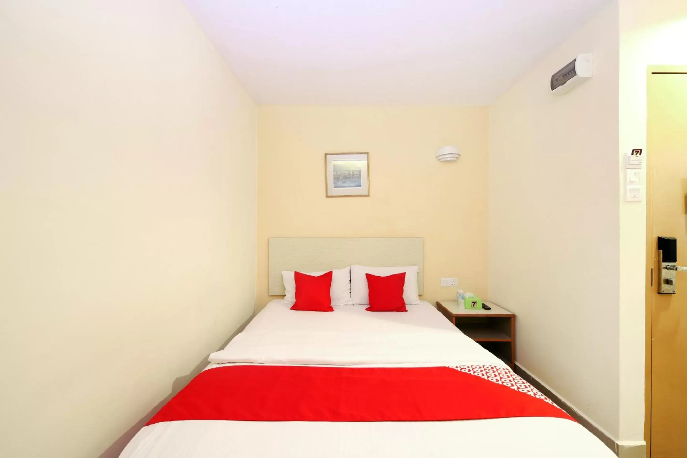 Bedroom, Bed in Super OYO 635 Seven Days Hotel