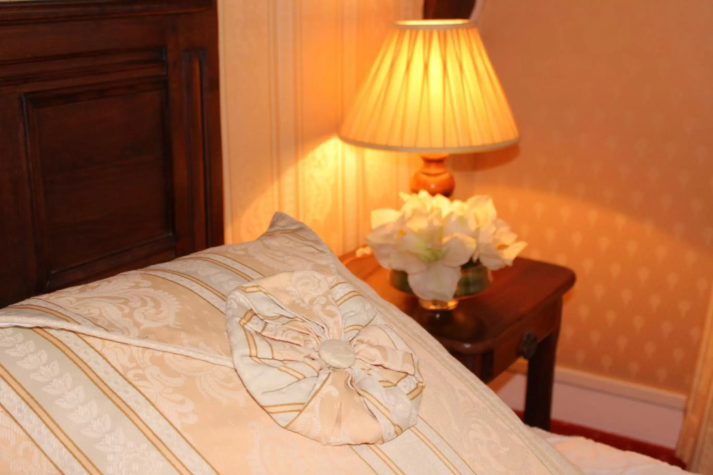 Decorative detail, Bed in Hotel de la Bretonnerie