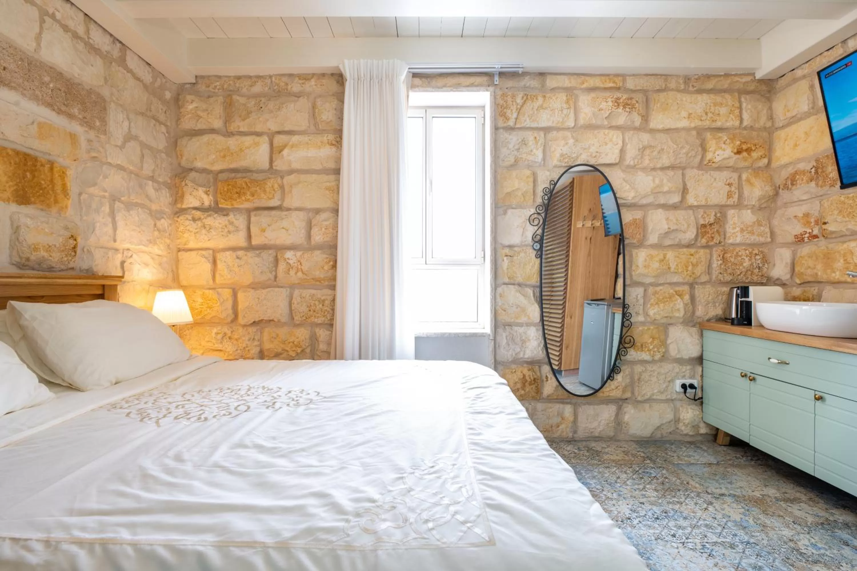 Bed in Via Maria Boutique Suites - Free Parking