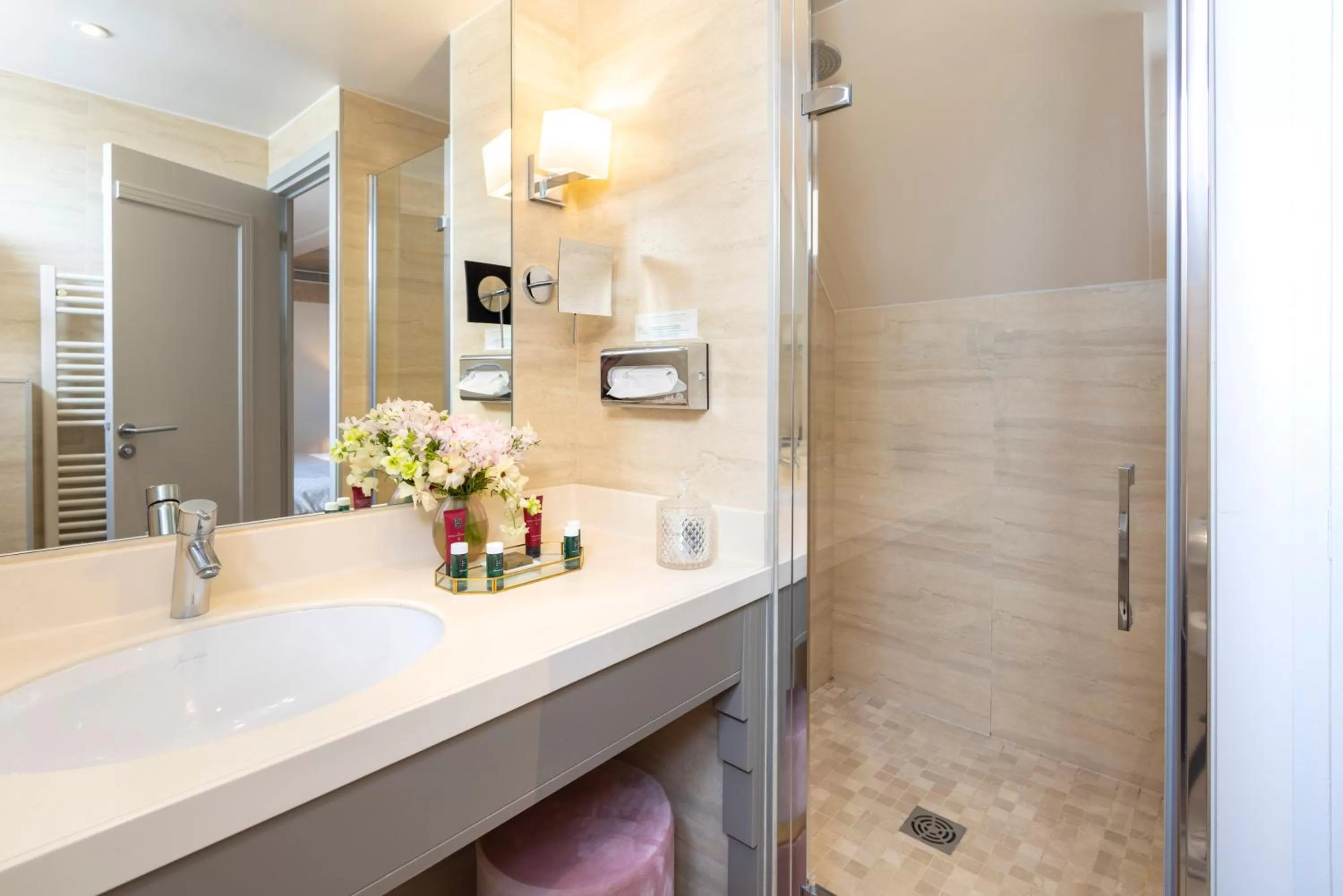 Bathroom in Hotel Residence Foch