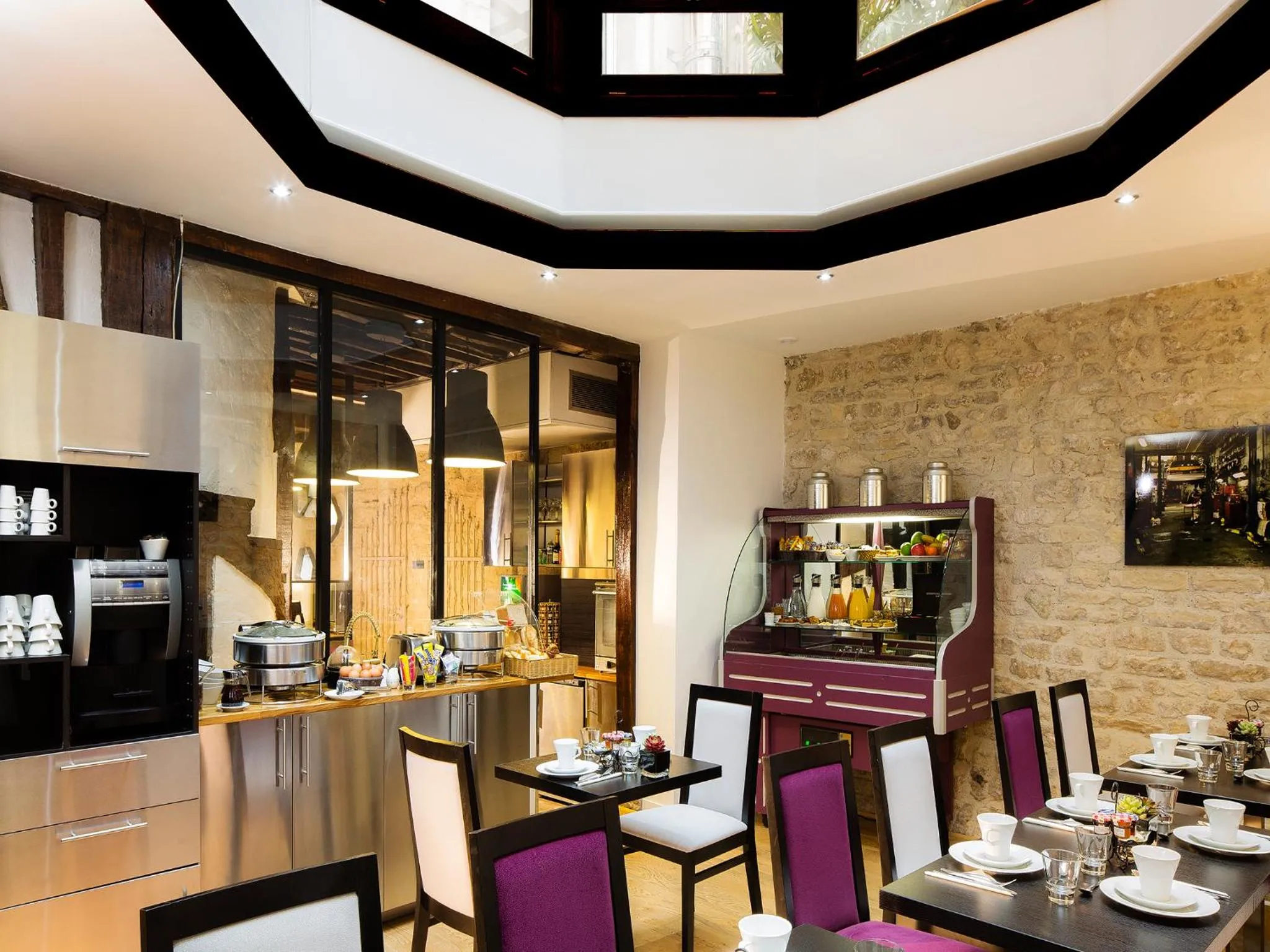 Buffet breakfast in Hôtel Jacques de Molay - Fitness & Sauna