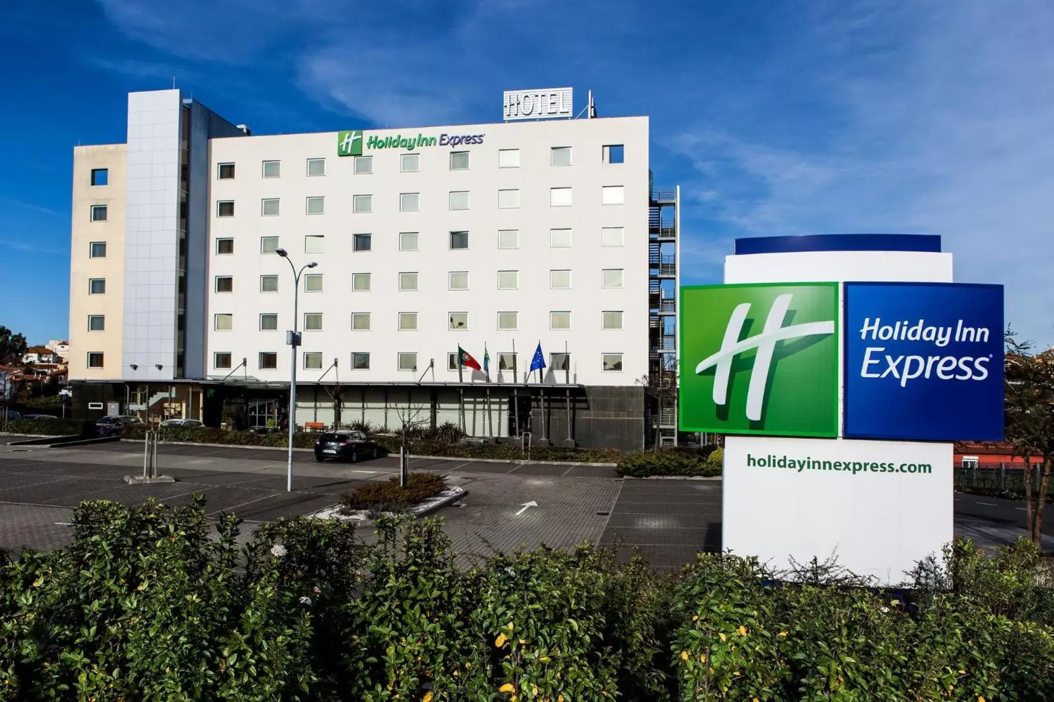 Property Building in Holiday Inn Express Lisbon-Oeiras, an IHG Hotel