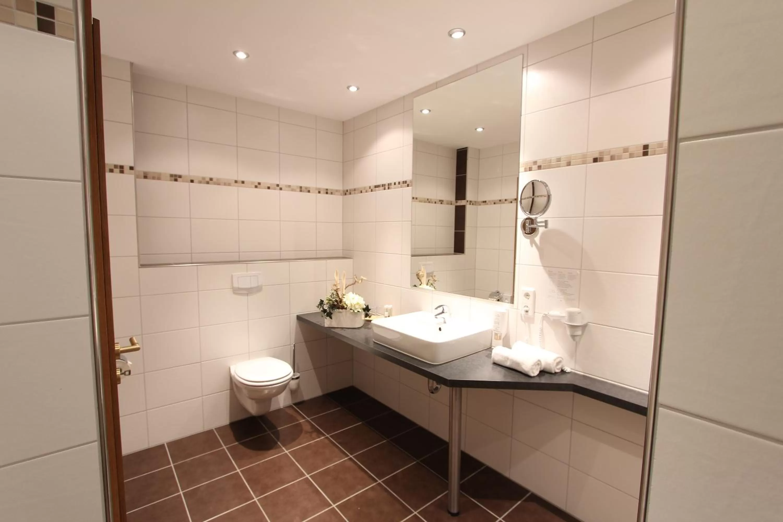 Bathroom in Akzent Hotel Jonathan