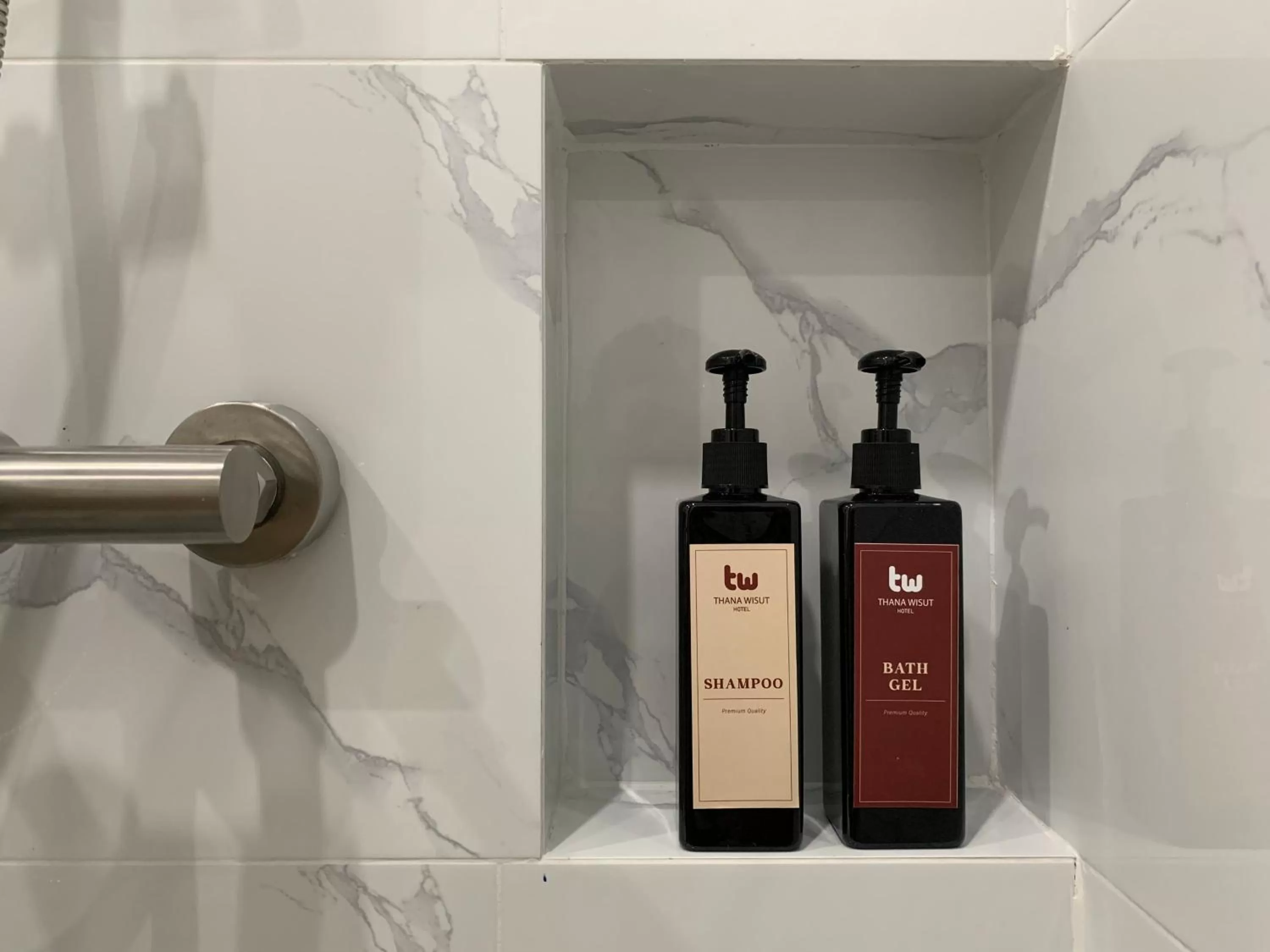 Bathroom in Thana Wisut Hotel