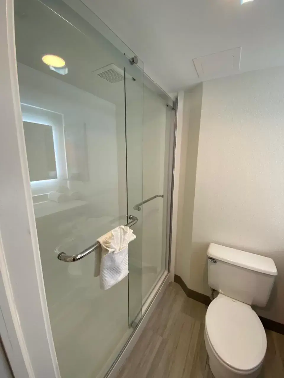 Shower, Bathroom in MainStay Suites Horsham - Philadelphia