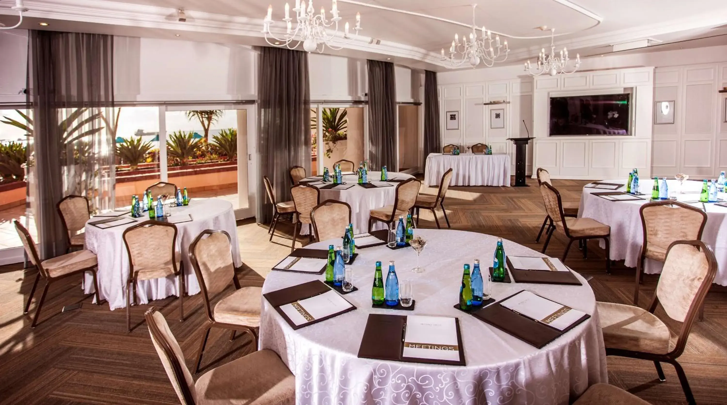 Meeting/conference room, Restaurant/Places to Eat in Beverly Hills