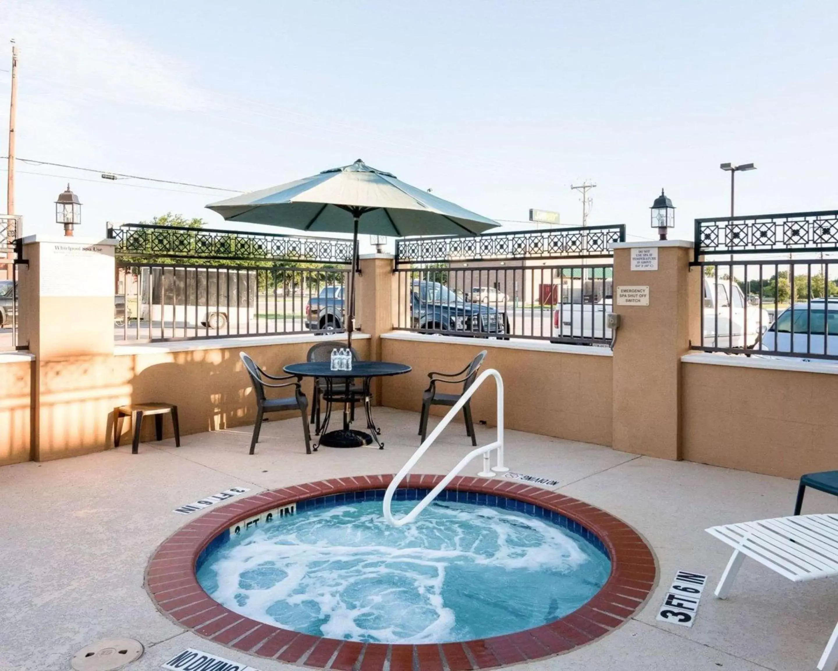 On site, Swimming Pool in Comfort Inn & Suites Regional Medical Center