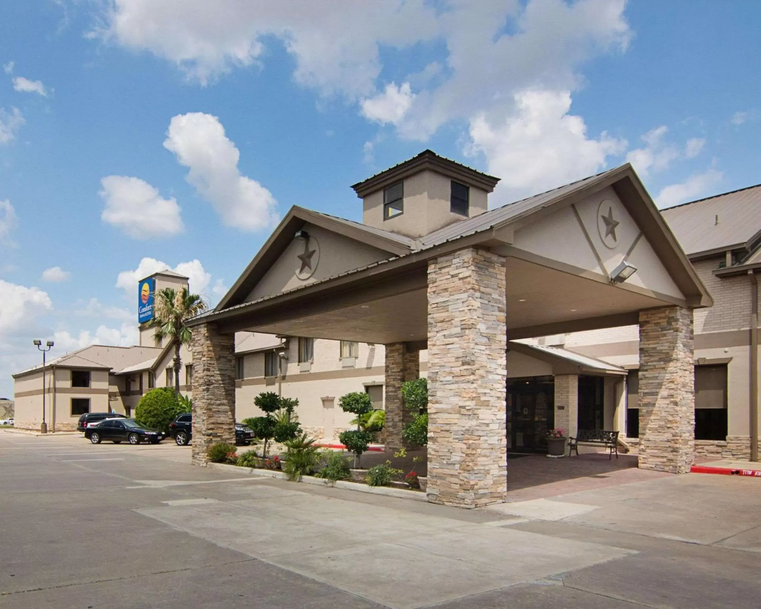 Property building in Comfort Inn & Suites Houston West-Katy Property building in Comfort Inn & Suites Houston West-Katy
