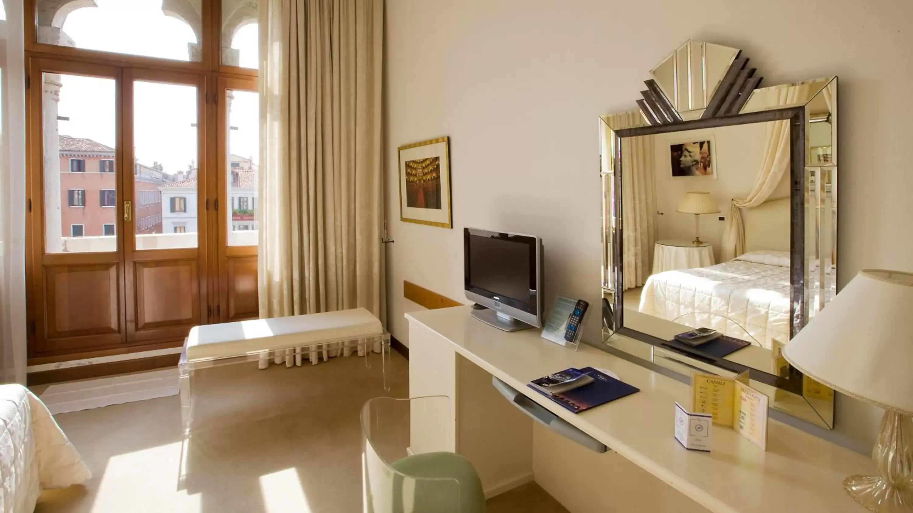 Seating area in Hotel Principe