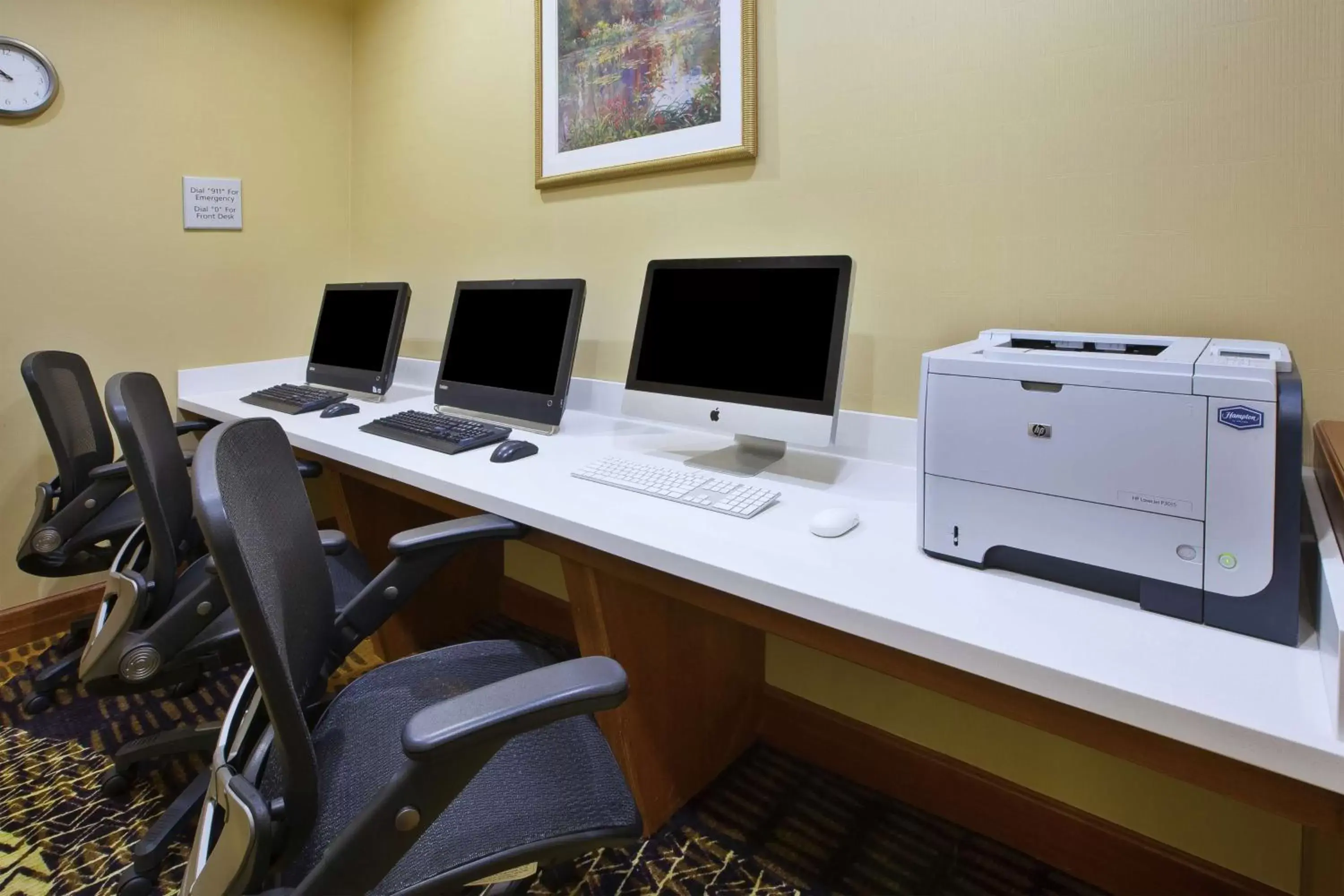 Business facilities in Hampton Inn Commerce/Novi