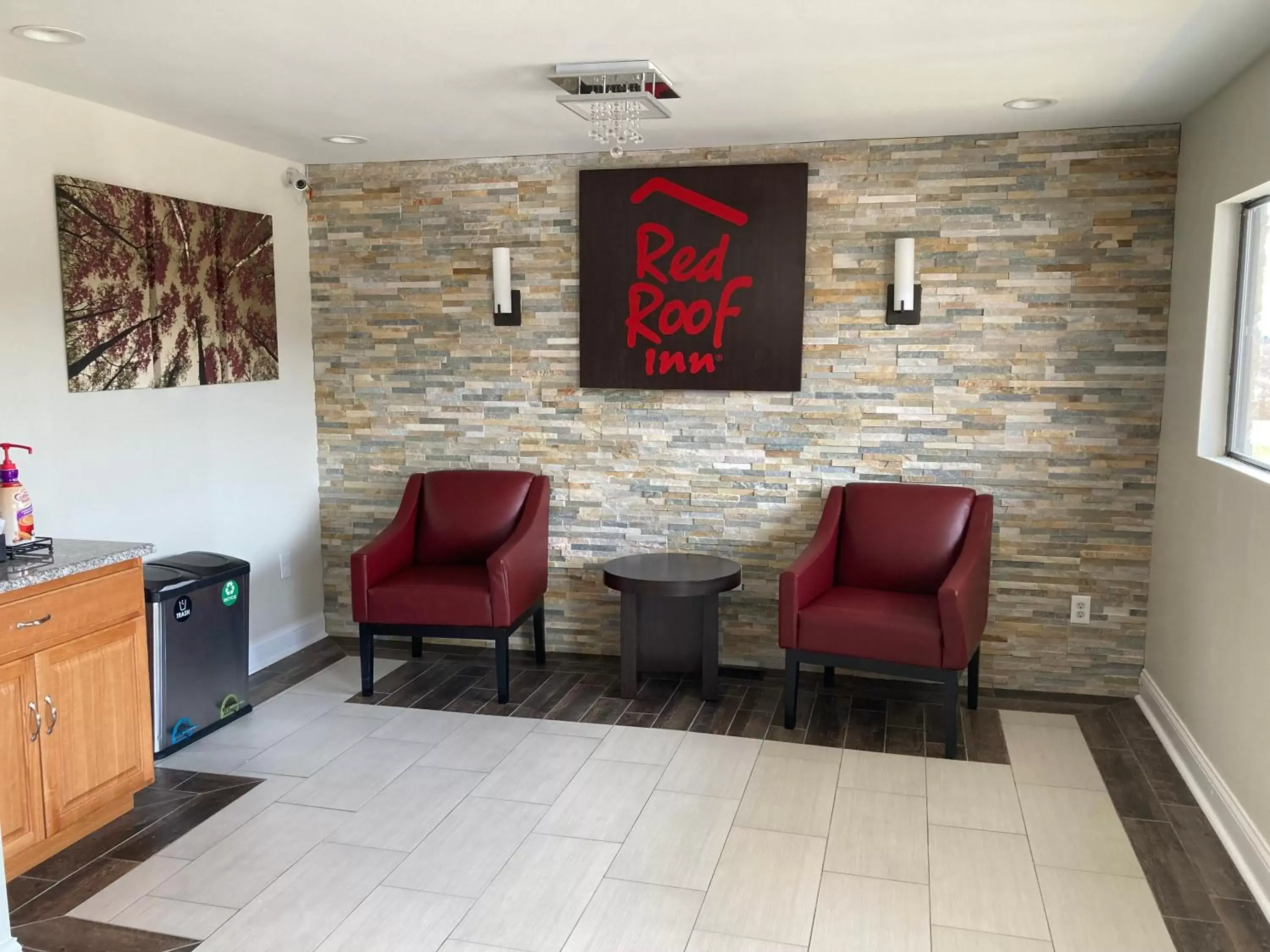 Lobby or reception in Red Roof Inn Walton, KY - Richwood - Cincinnati Airport South Lobby or reception in Red Roof Inn Walton, KY - Richwood - Cincinnati Airport South