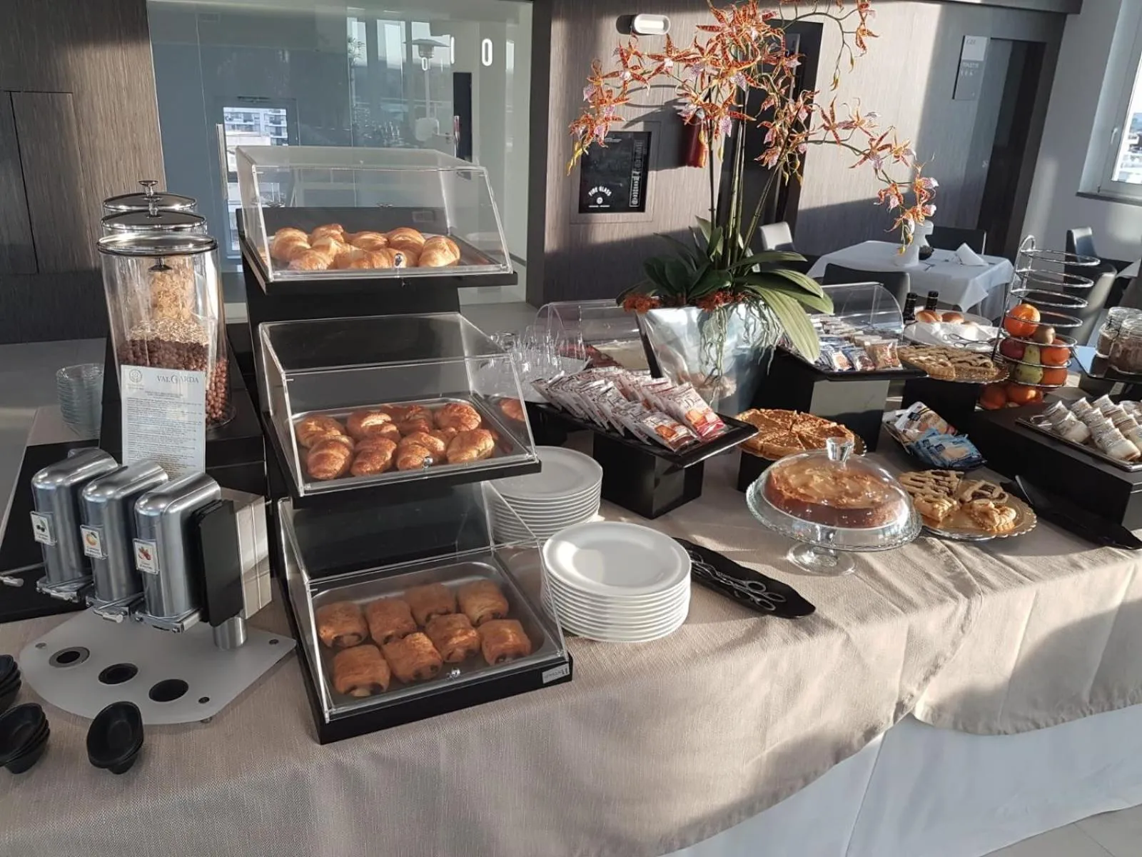 Buffet breakfast in Grieco Business & Spa Hotel