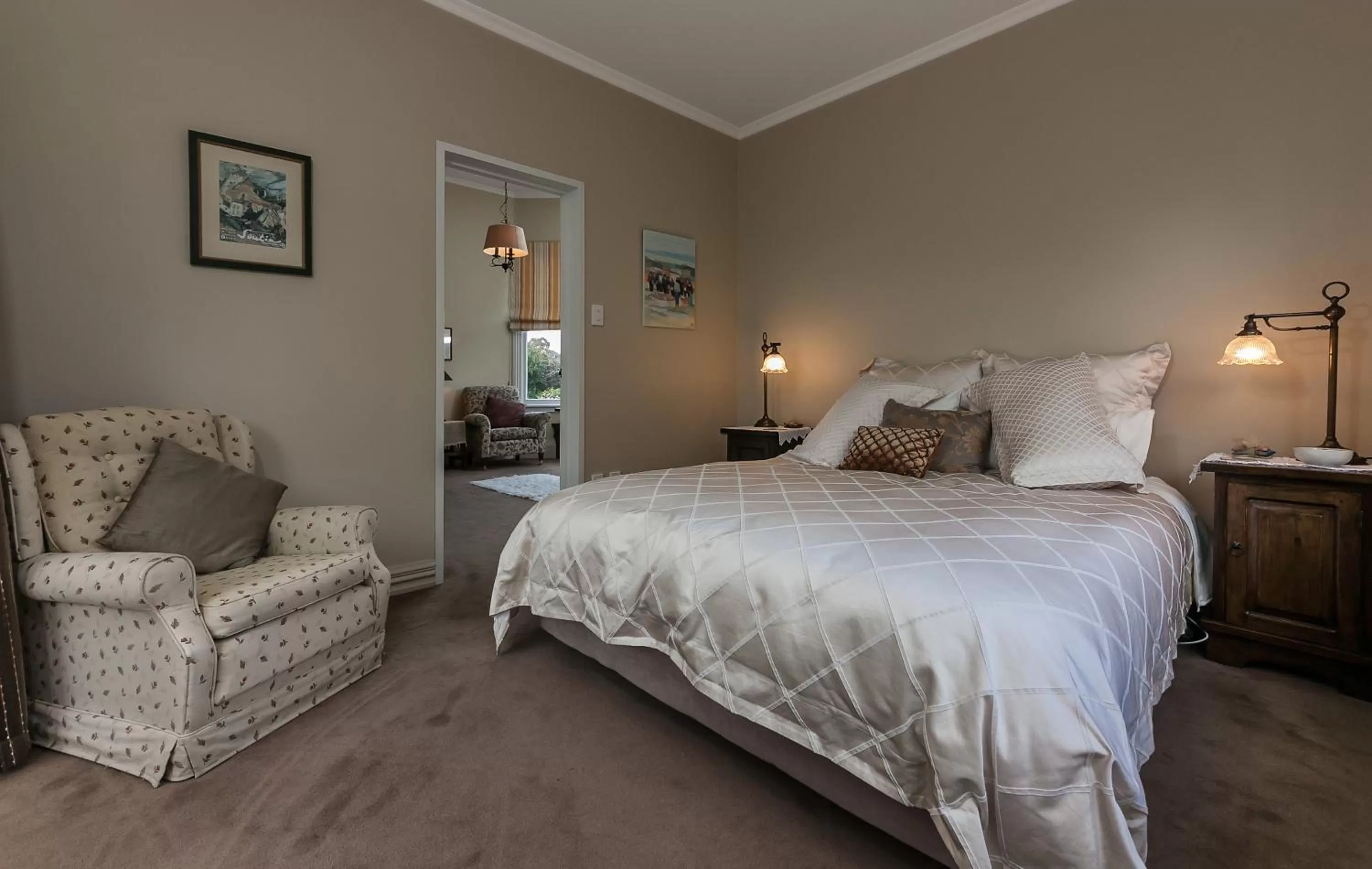 Photo of the whole room, Bed in Anglesea House Inn