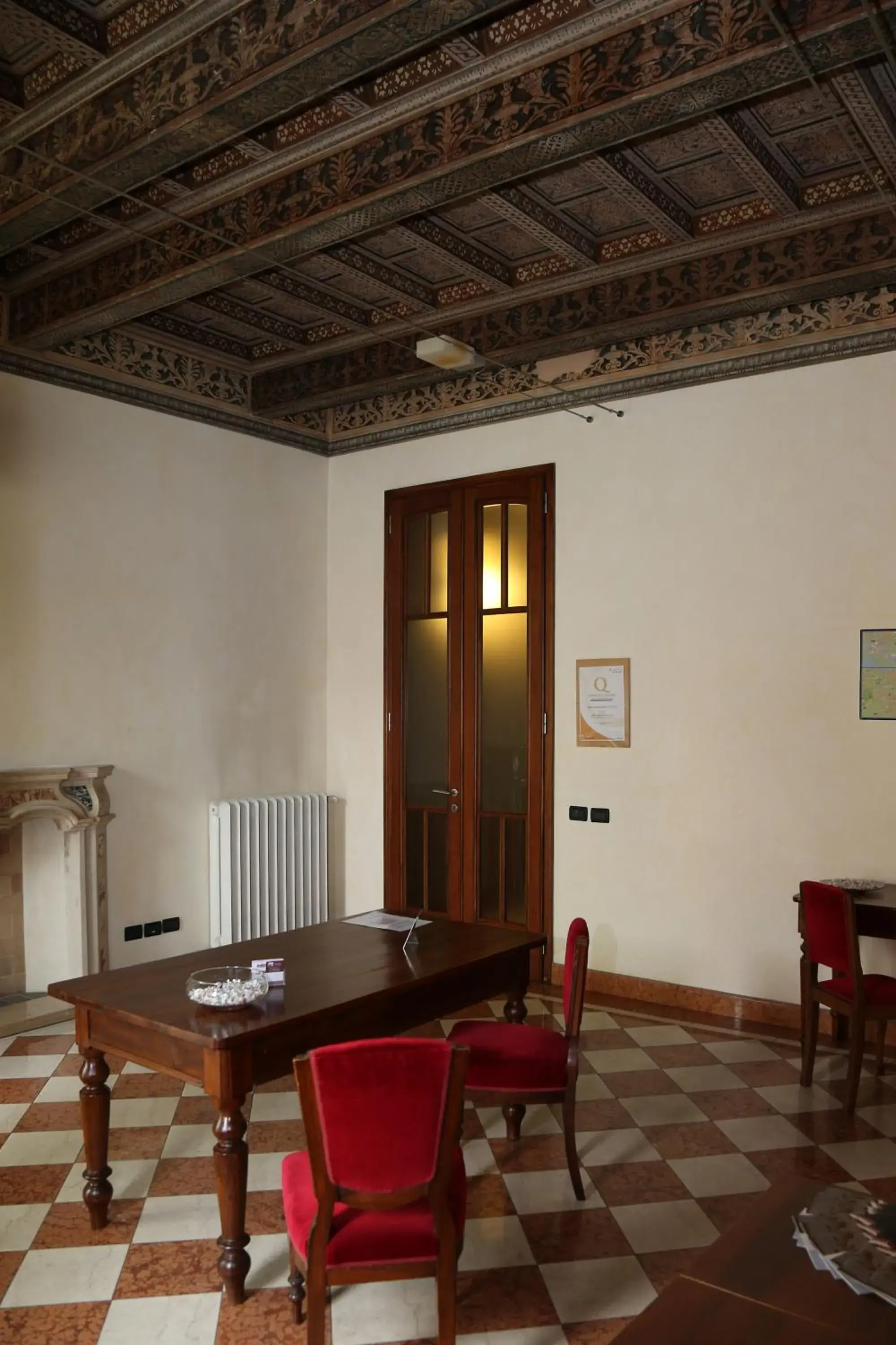 Area and facilities, Dining Area in Antica Dimora Mantova City Centre
