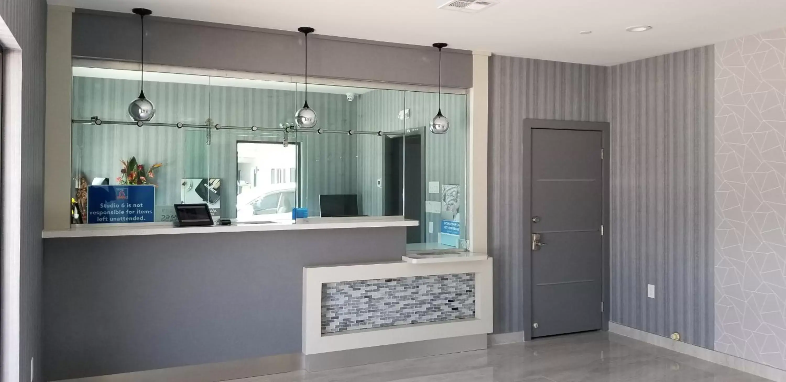 Lobby or reception in Studio 6 Deer Park, Tx Lobby or reception in Studio 6 Deer Park, Tx