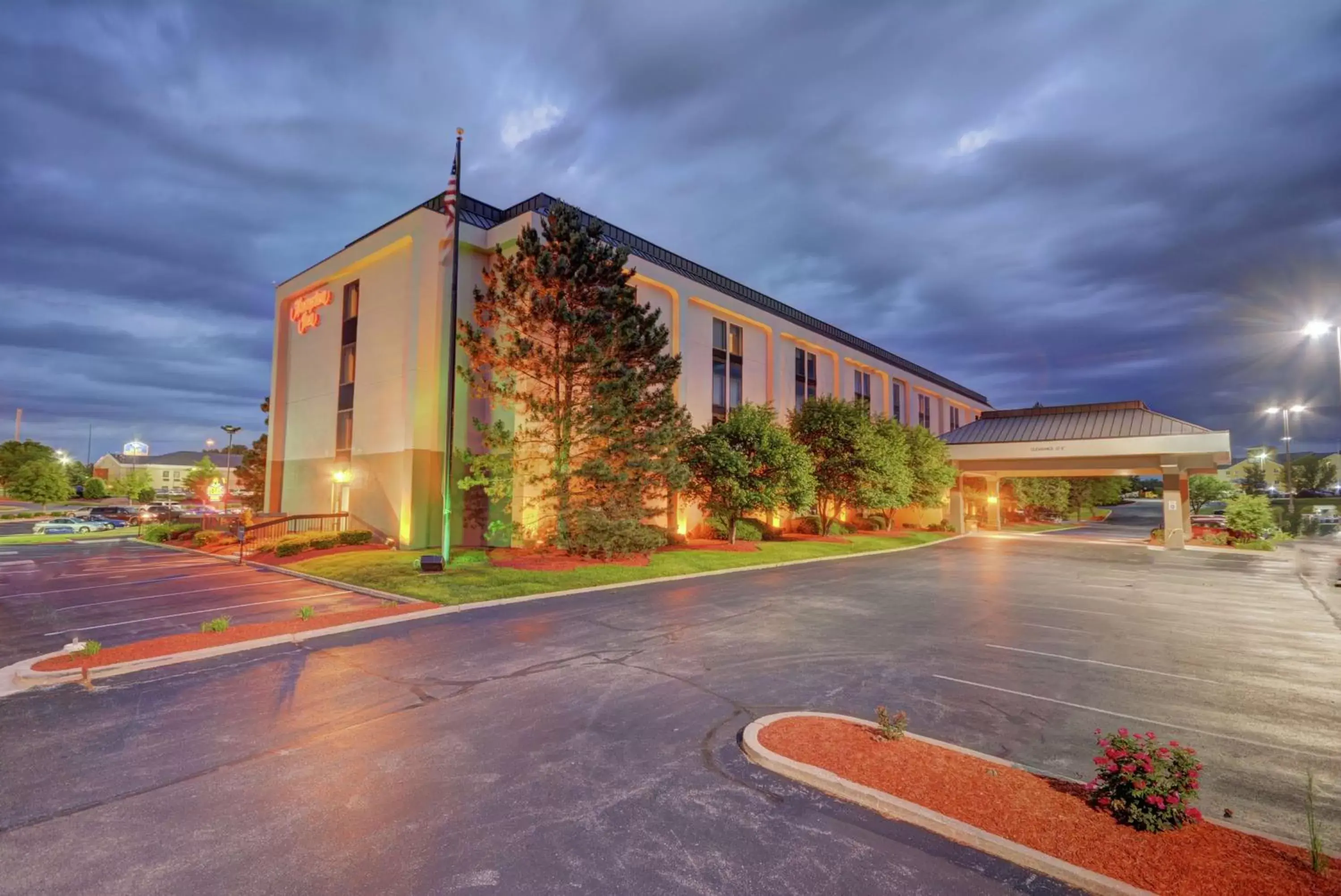 Property Building in Hampton Inn Indianapolis-South