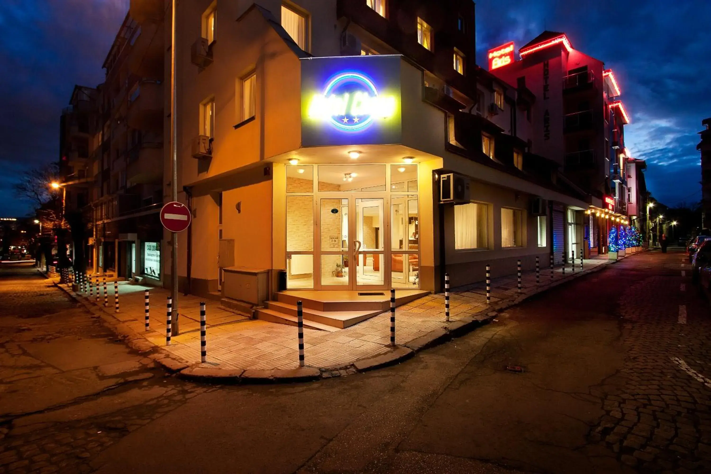 Facade/entrance, Property Building in Hotel Cheap