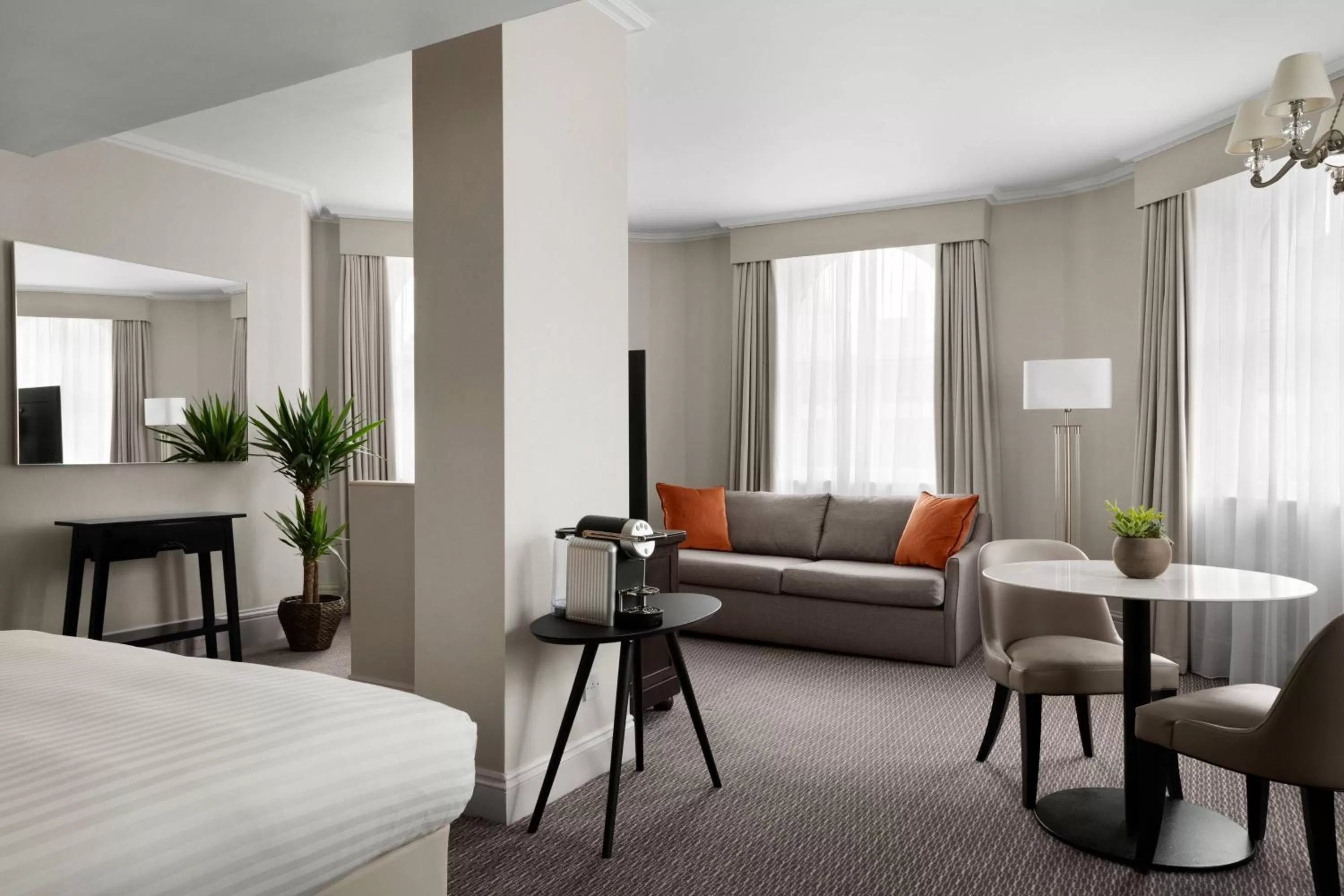 Photo of the whole room in Bristol Marriott Royal Hotel