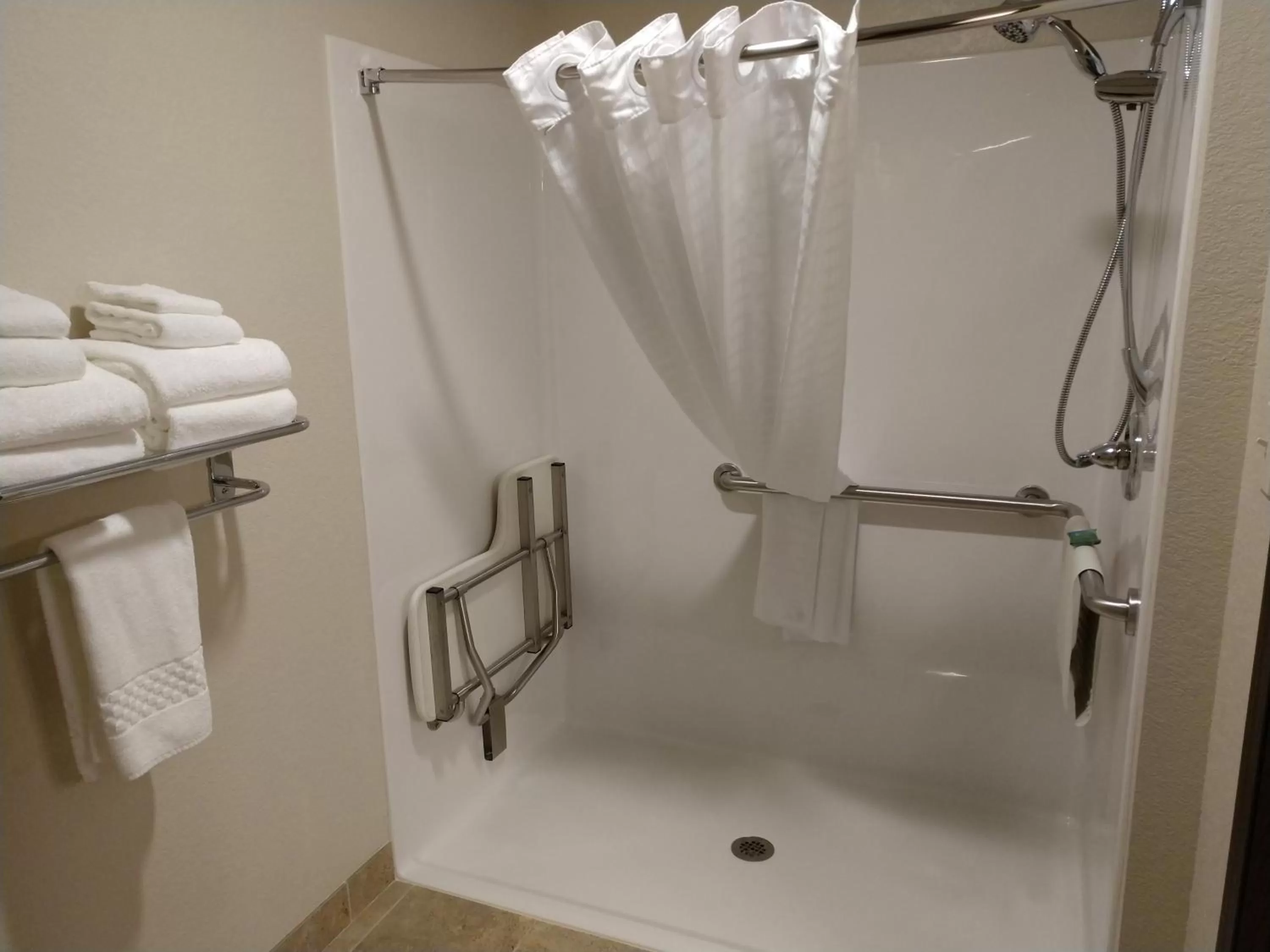 Bathroom in Cobblestone Inn & Suites - Monticello