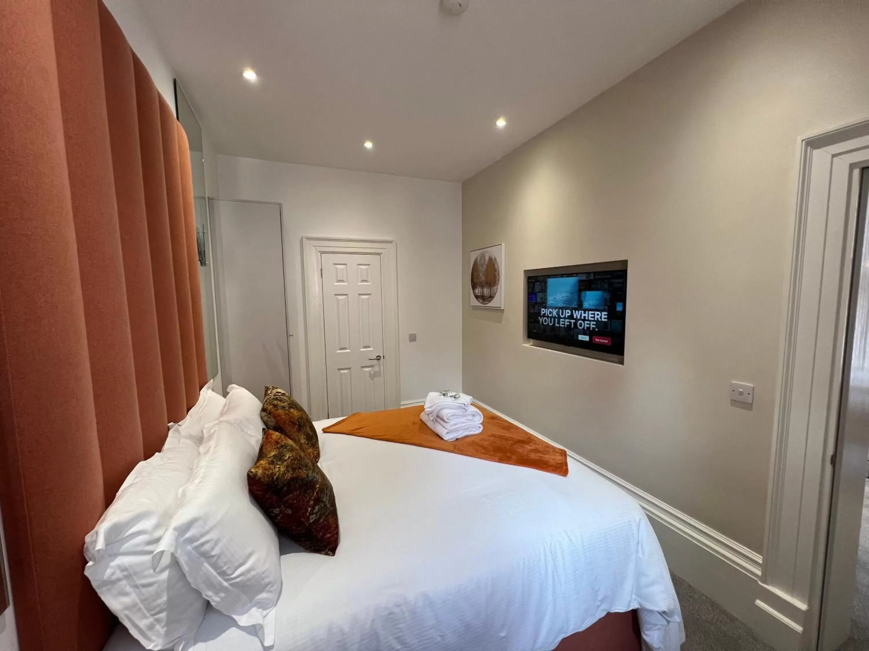 Bed in Winckley Square Residences