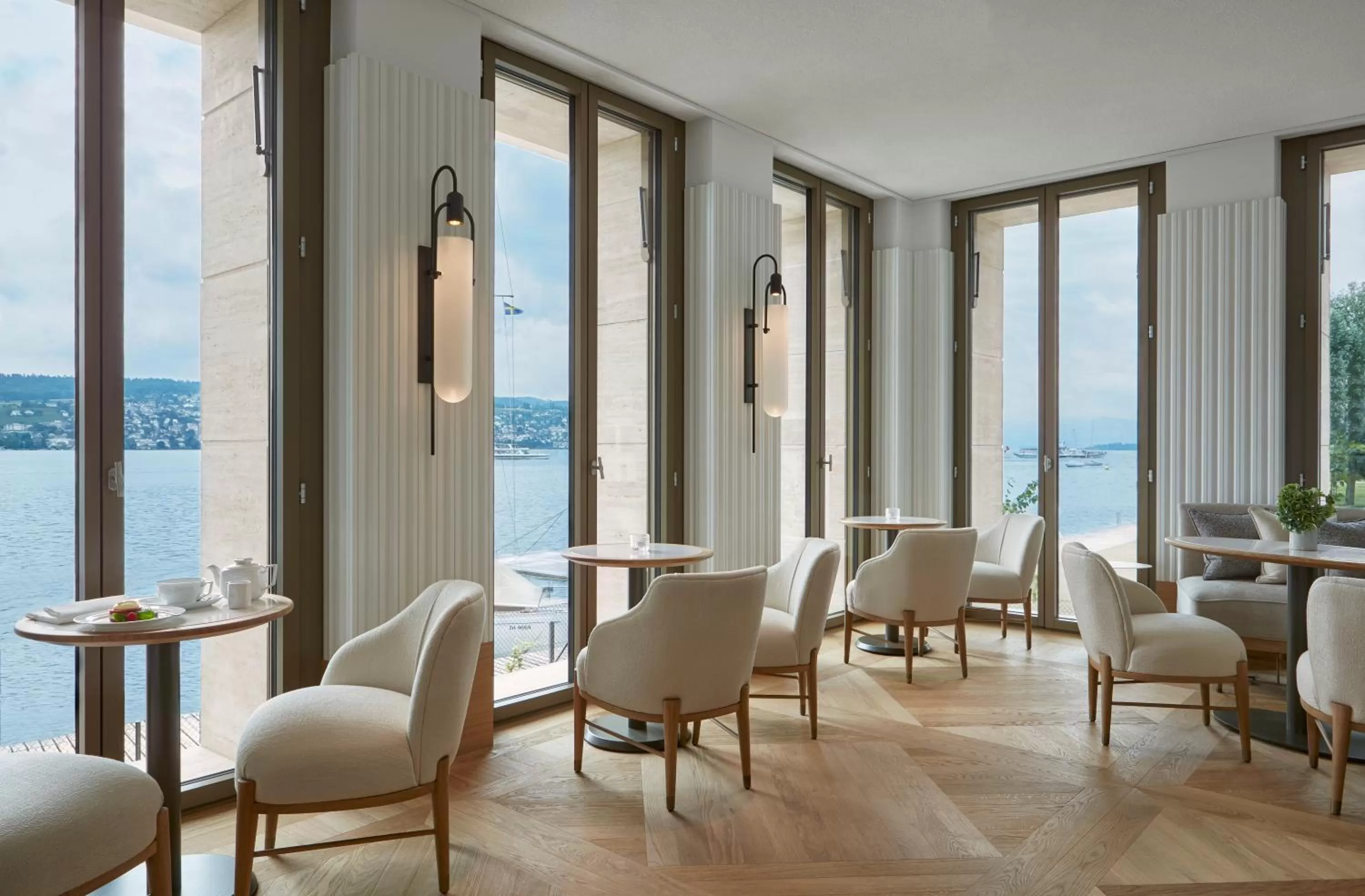 Lounge or bar in Alex Lake Zürich