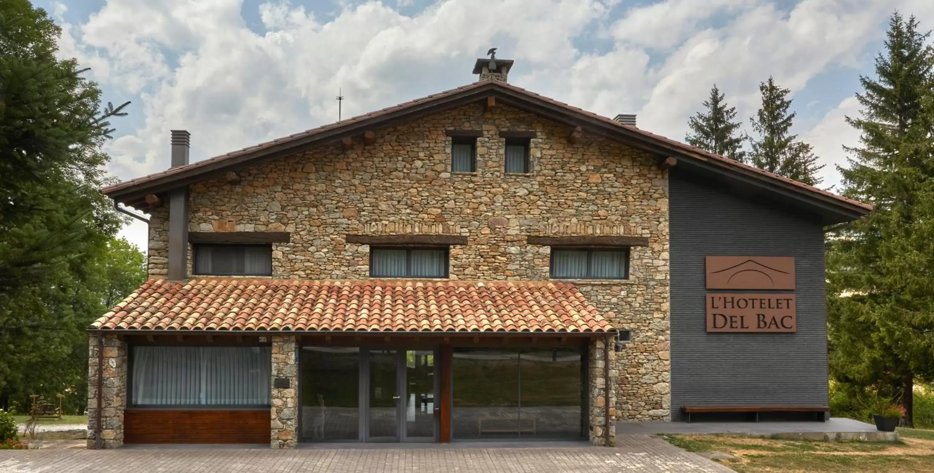 Property Building in Hotelet Del Bac