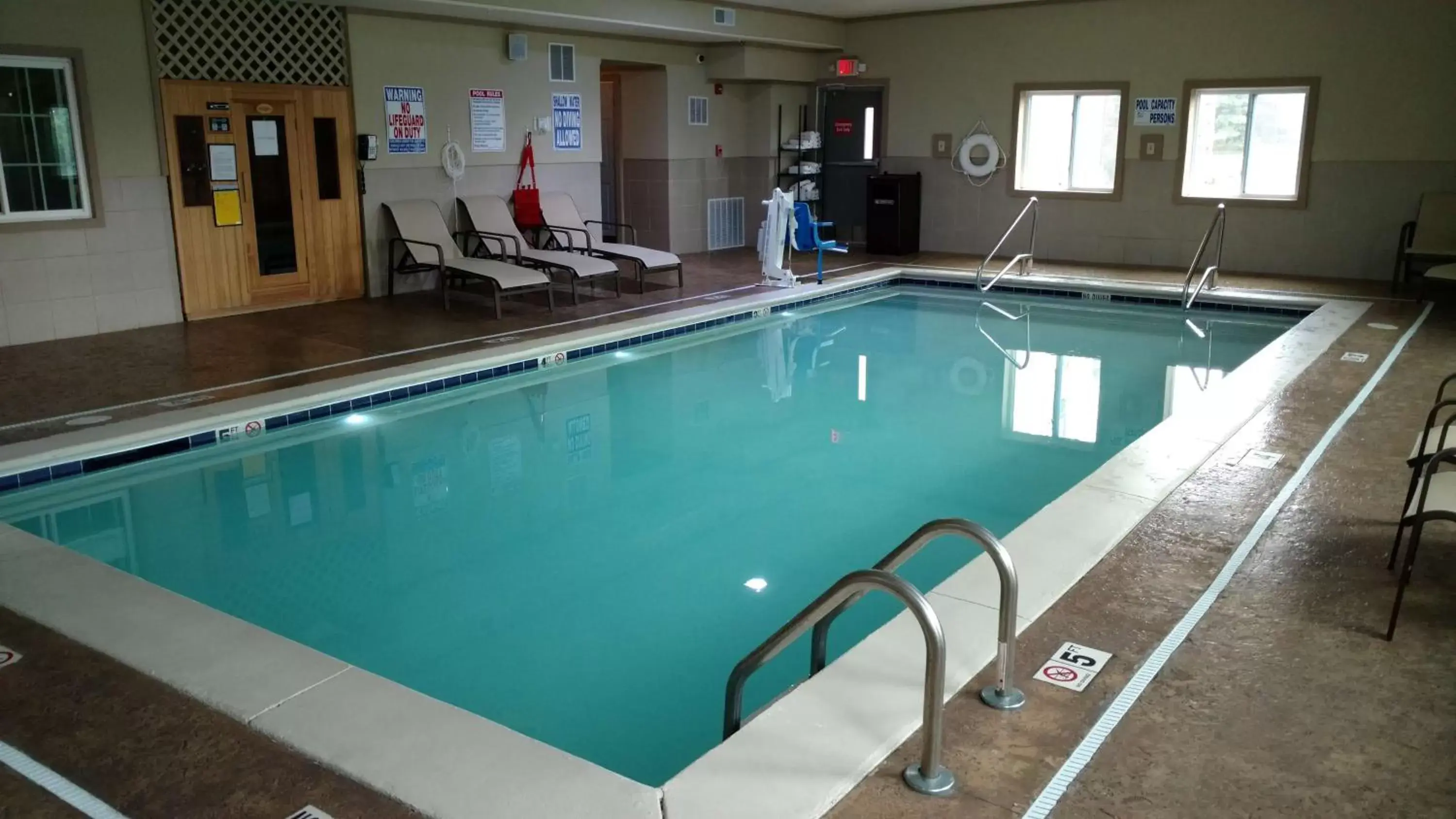 On site, Swimming Pool in Best Western Plus Crawfordsville Hotel