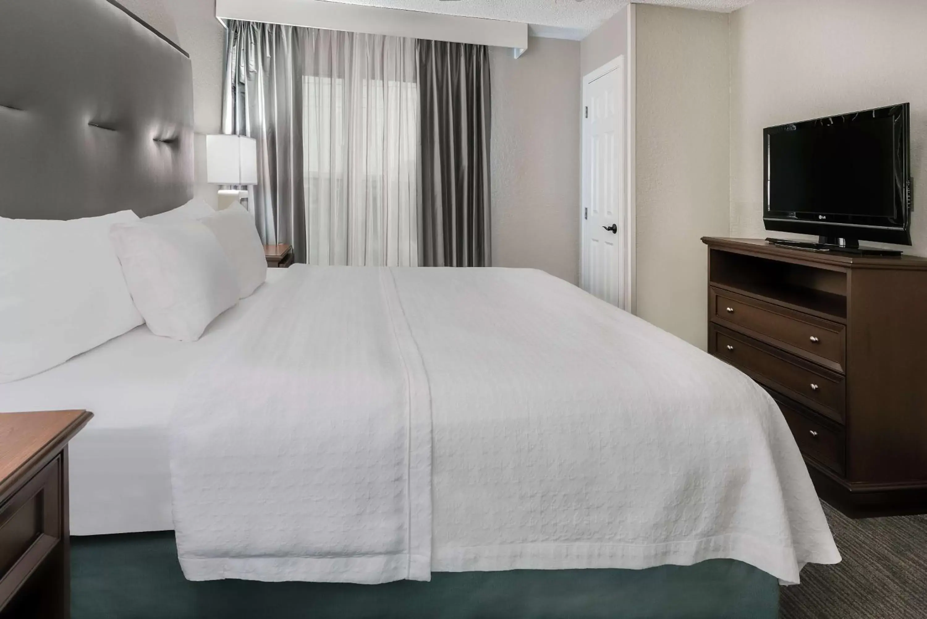 Bed in Homewood Suites by Hilton Houston-Clear Lake