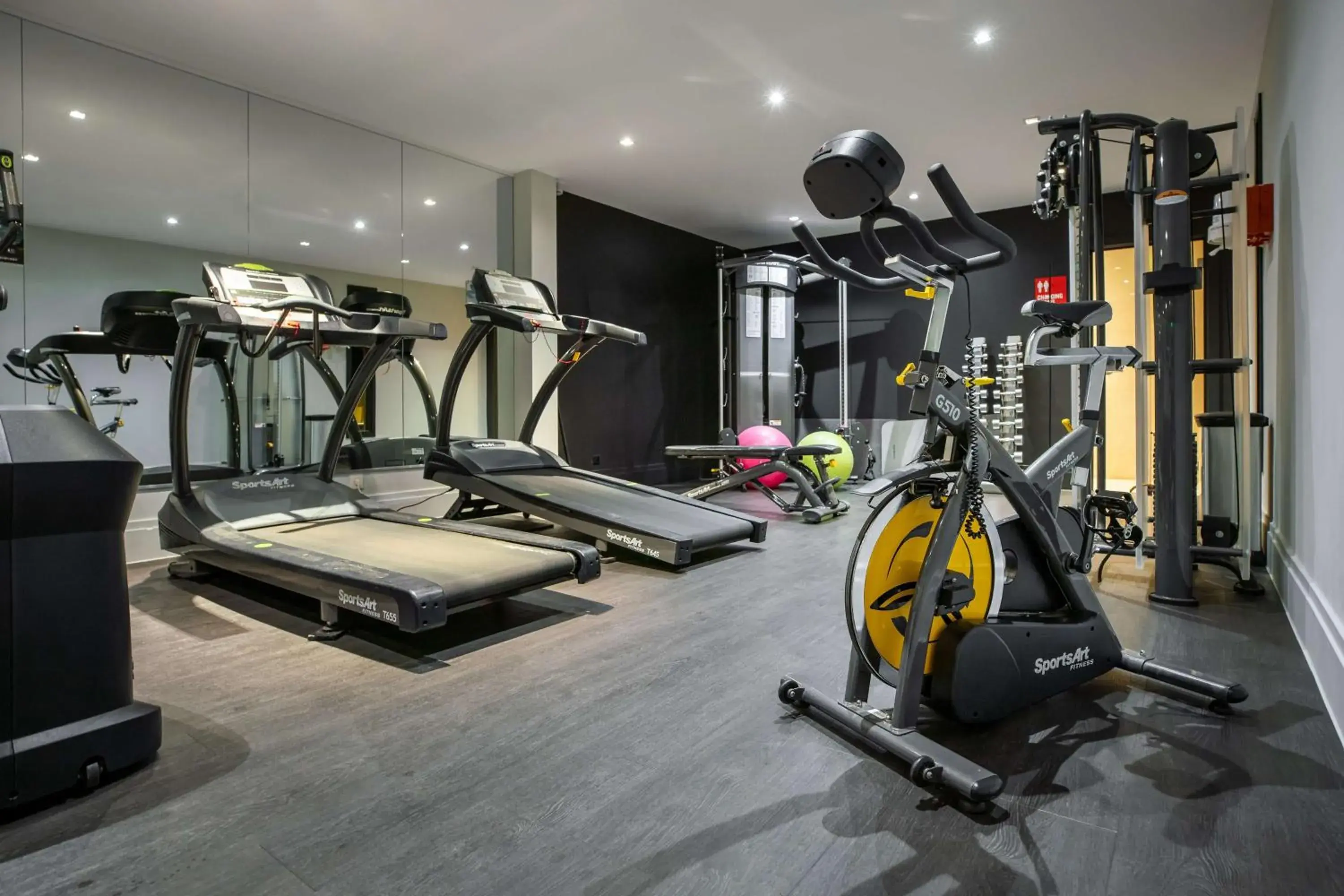 Spa and wellness centre/facilities, Fitness Center/Facilities in Radisson RED Brussels