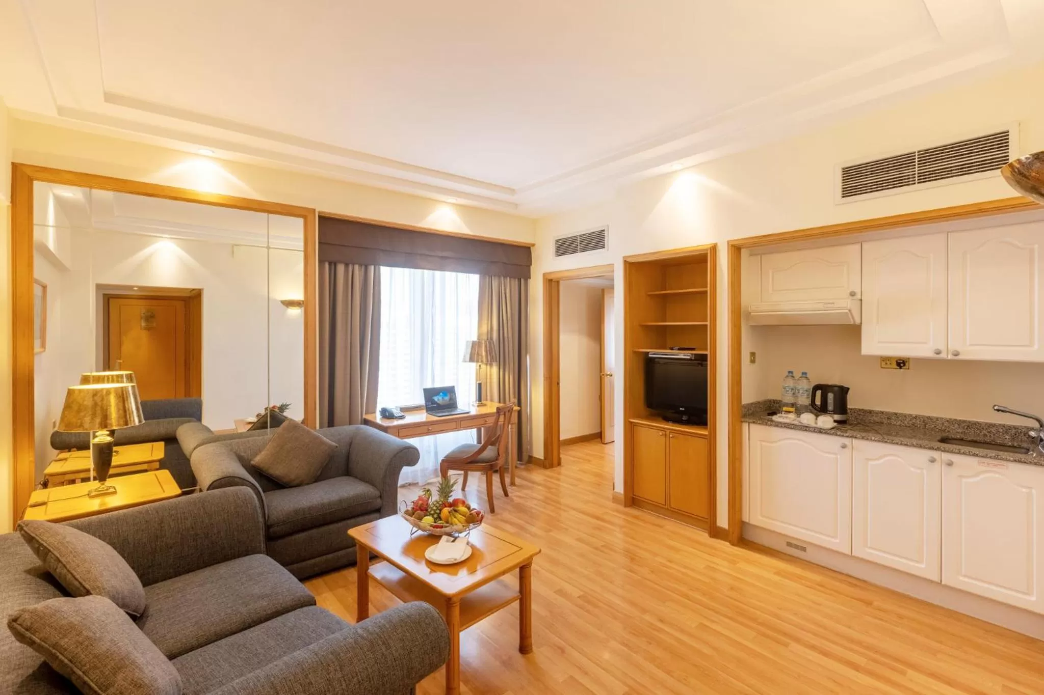 Photo of the whole room in Millennium Downtown