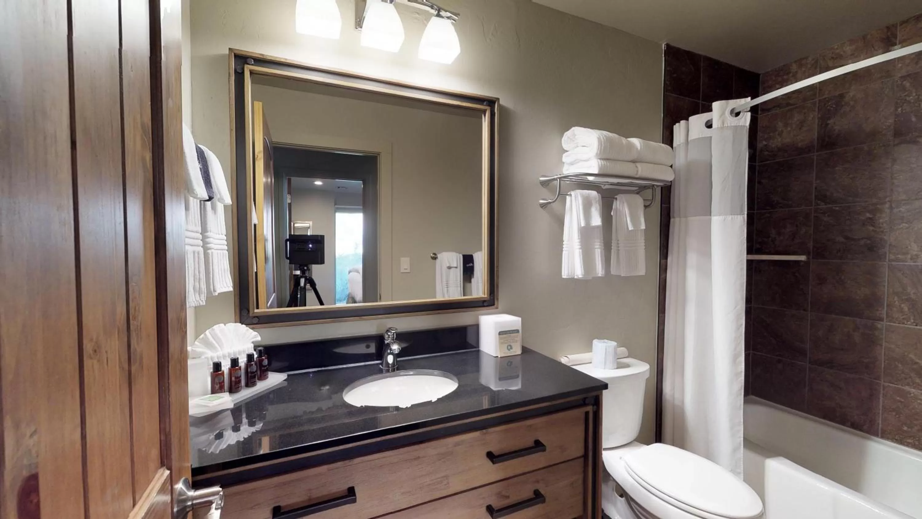 Bathroom in Flanigan`s Resort and Spa