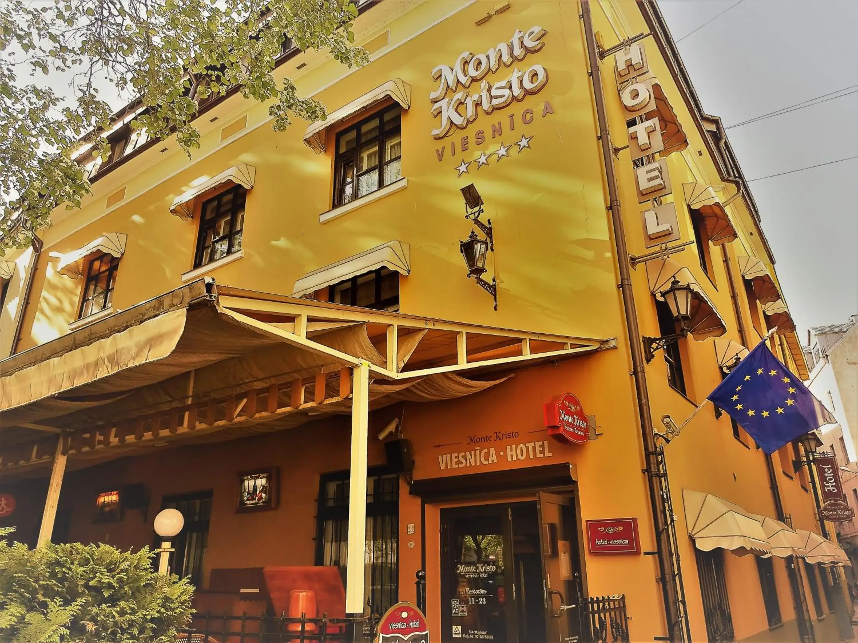 Property building in Boutique Hotel Monte Kristo