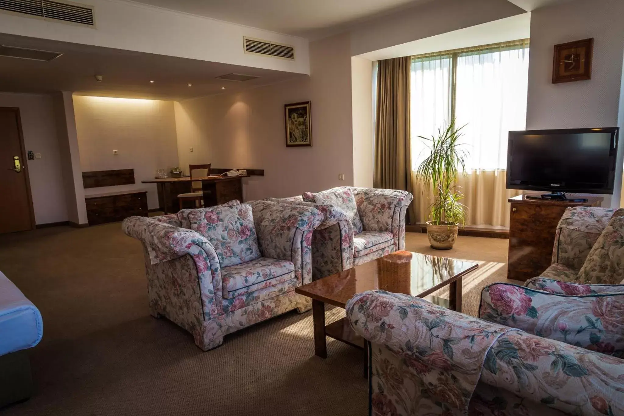 Day, Seating Area in Hotel Sevlievo Plaza