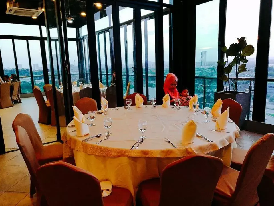 Restaurant/Places to Eat in Amerin Hotel Johor Bahru