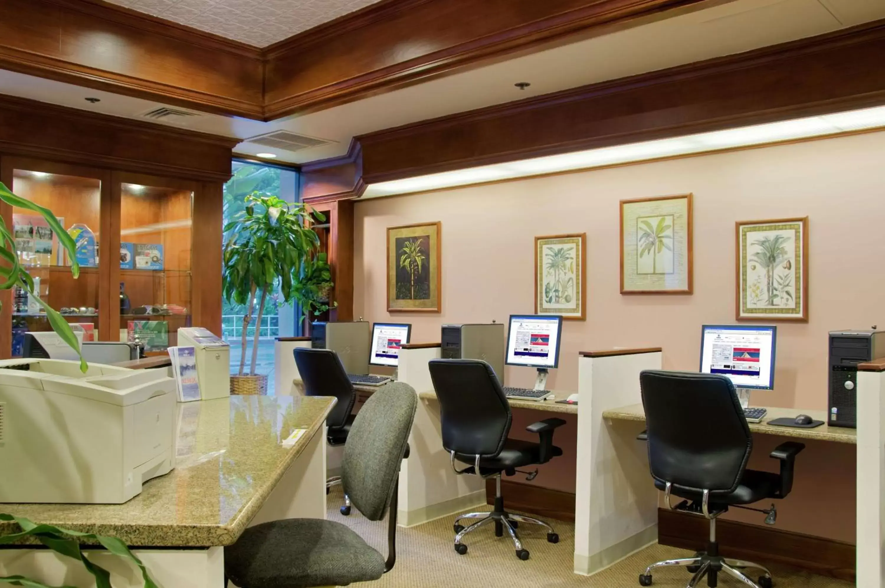 Business facilities in Hilton Hawaiian Village Waikiki Beach Resort