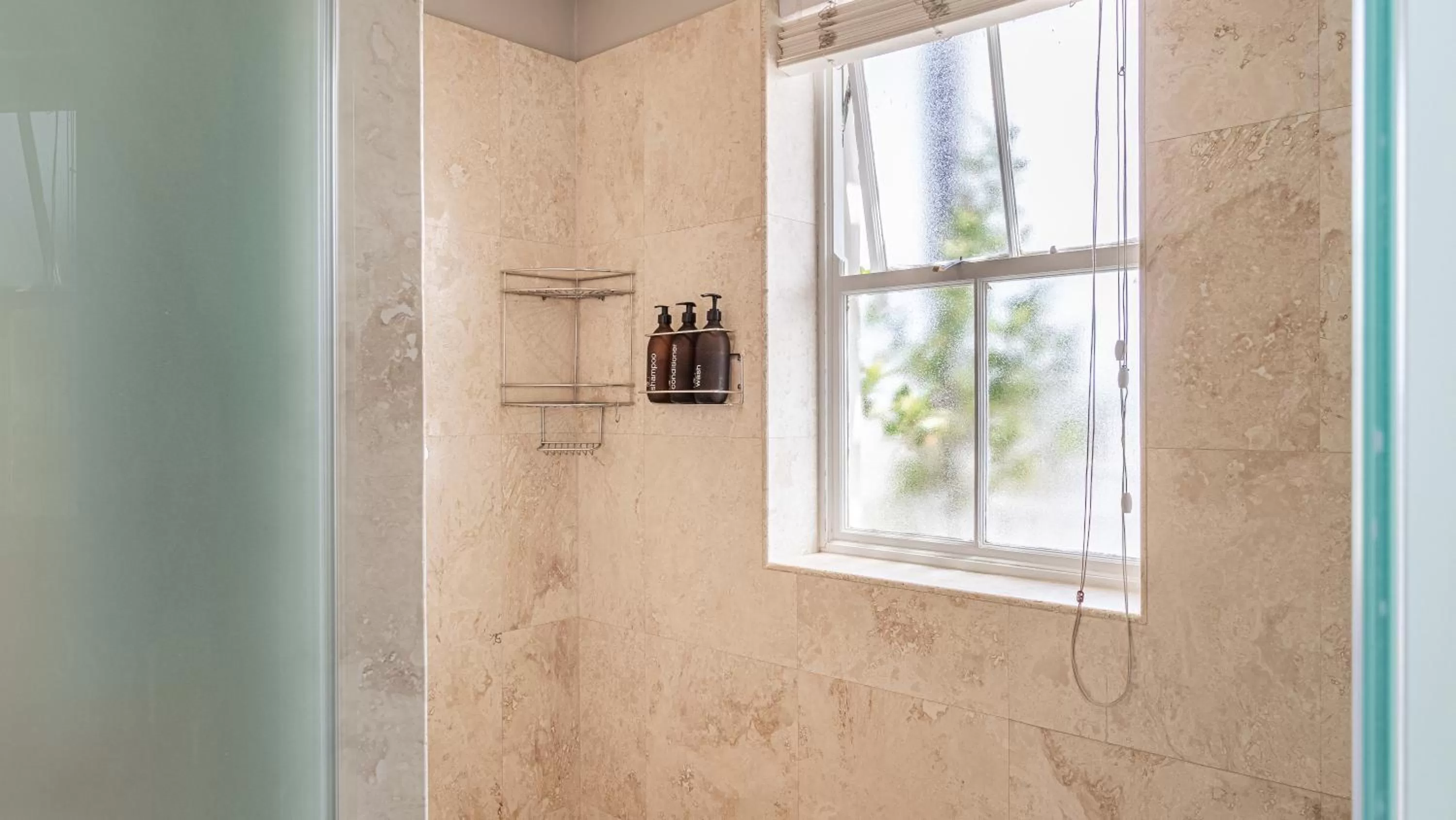 Shower in The Glen Boutique Hotel & Spa