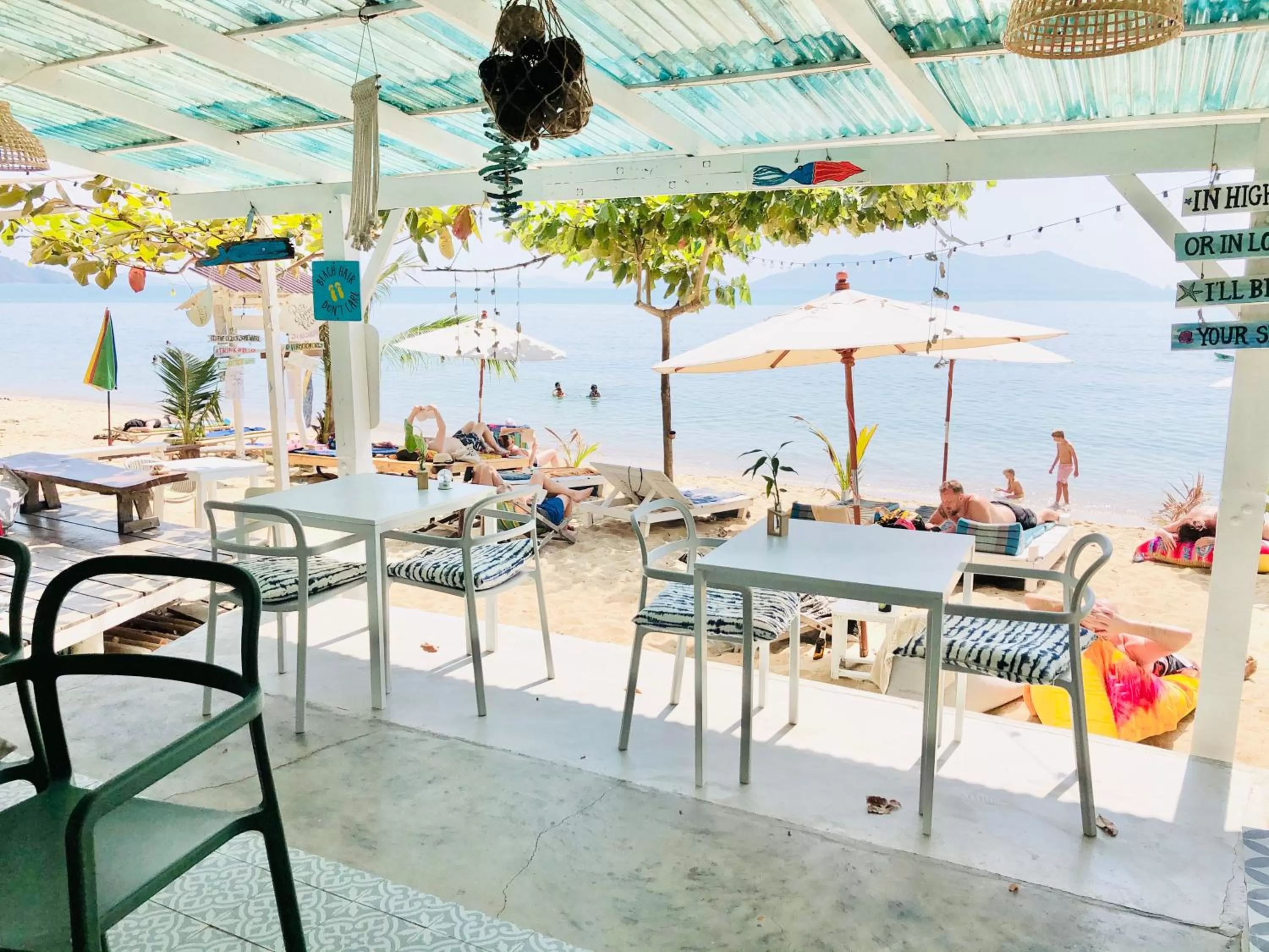 Restaurant/places to eat in Indie Beach Bungalows