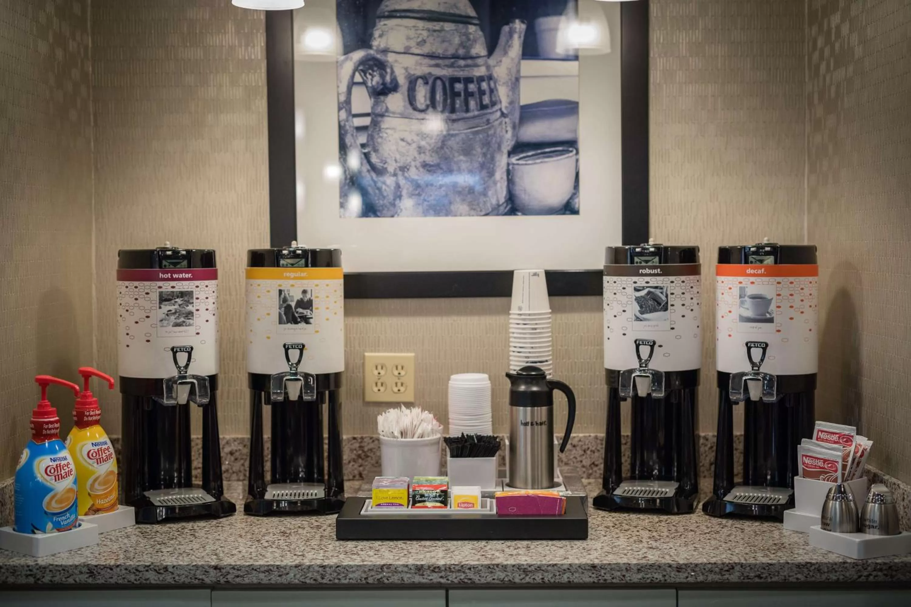 Dining area in Hampton Inn San Francisco Airport