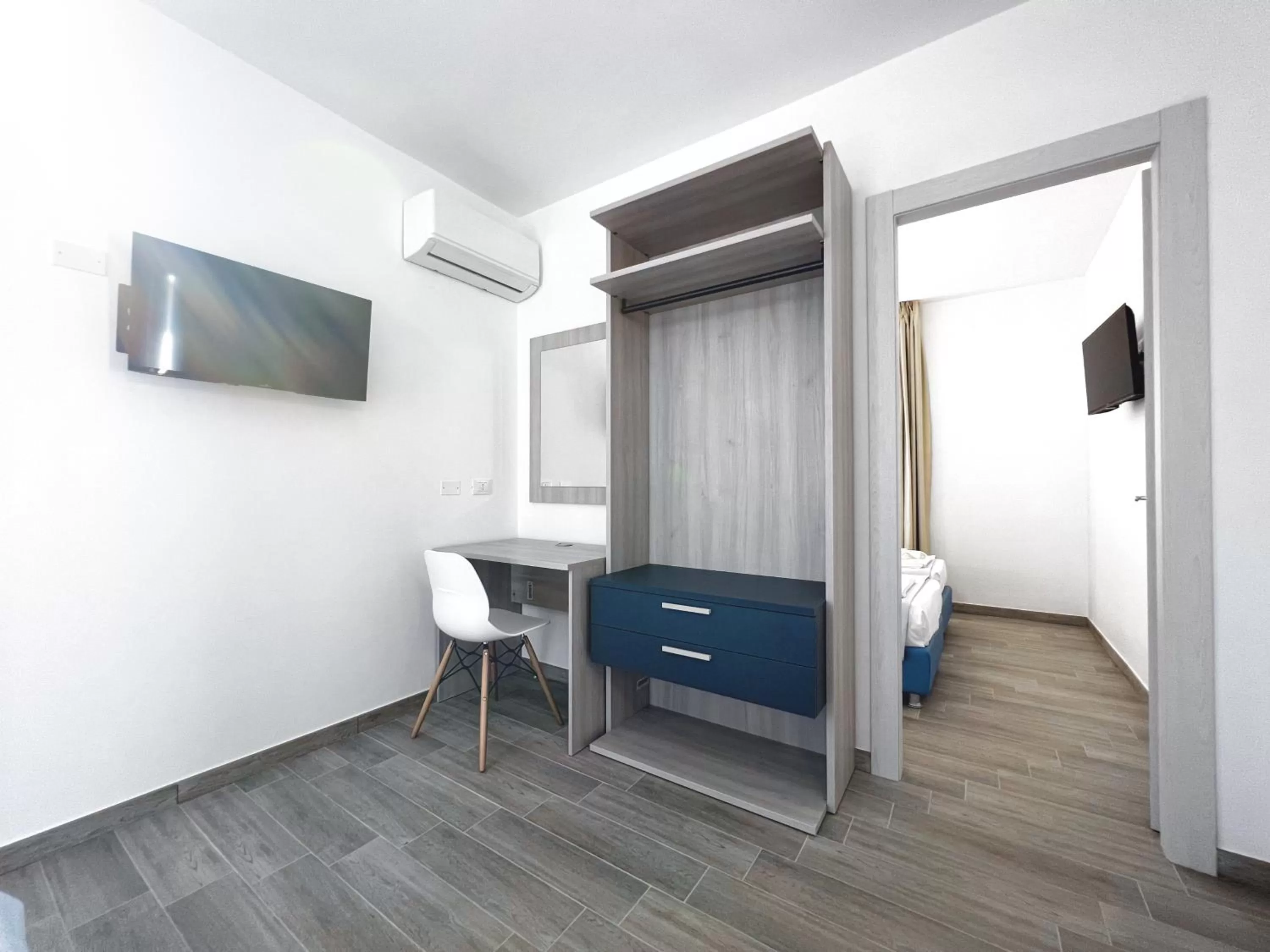 TV and multimedia, Bed in Perla Blu Tropea