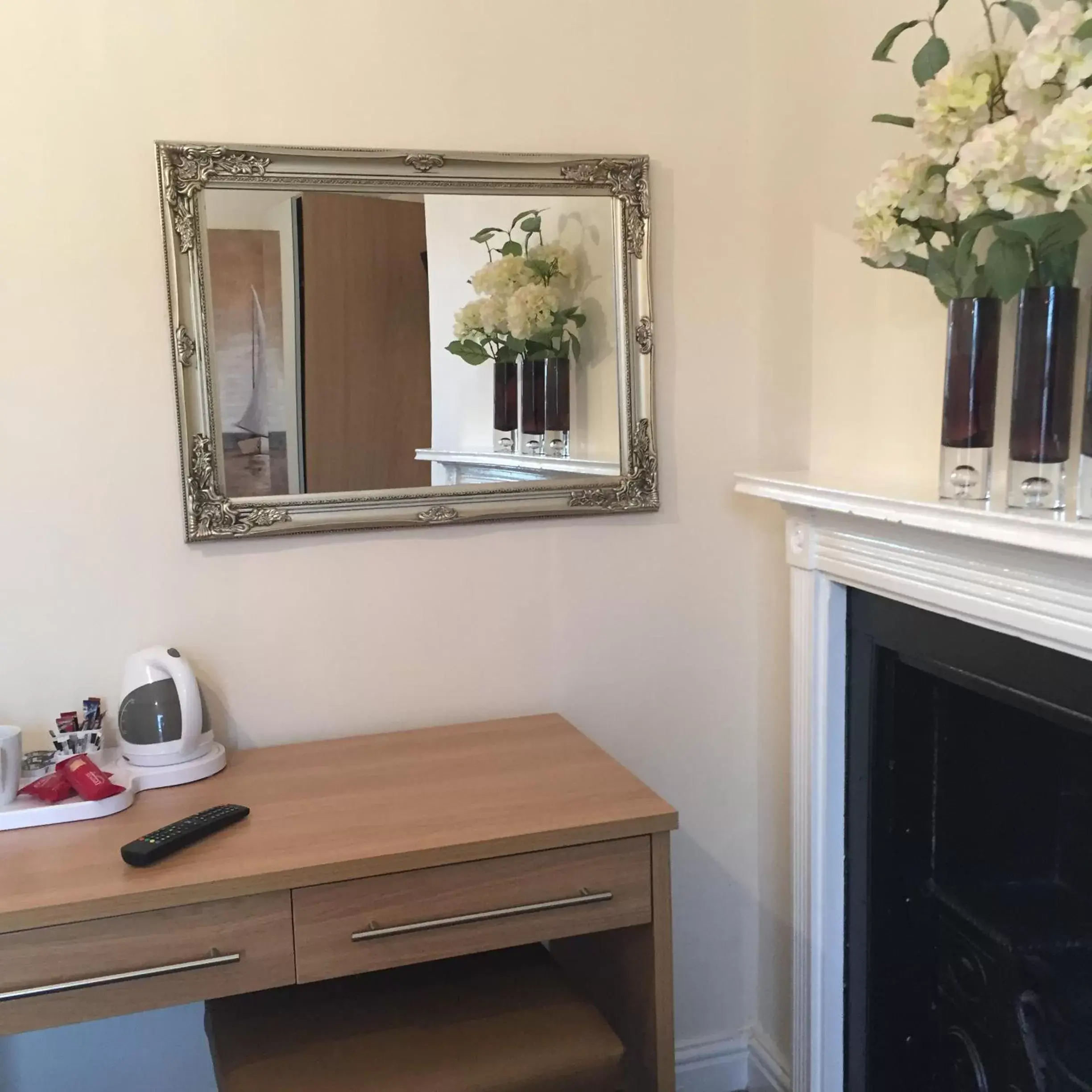 Double Room with Sea View in The Pier Inn Double Room with Sea View in The Pier Inn